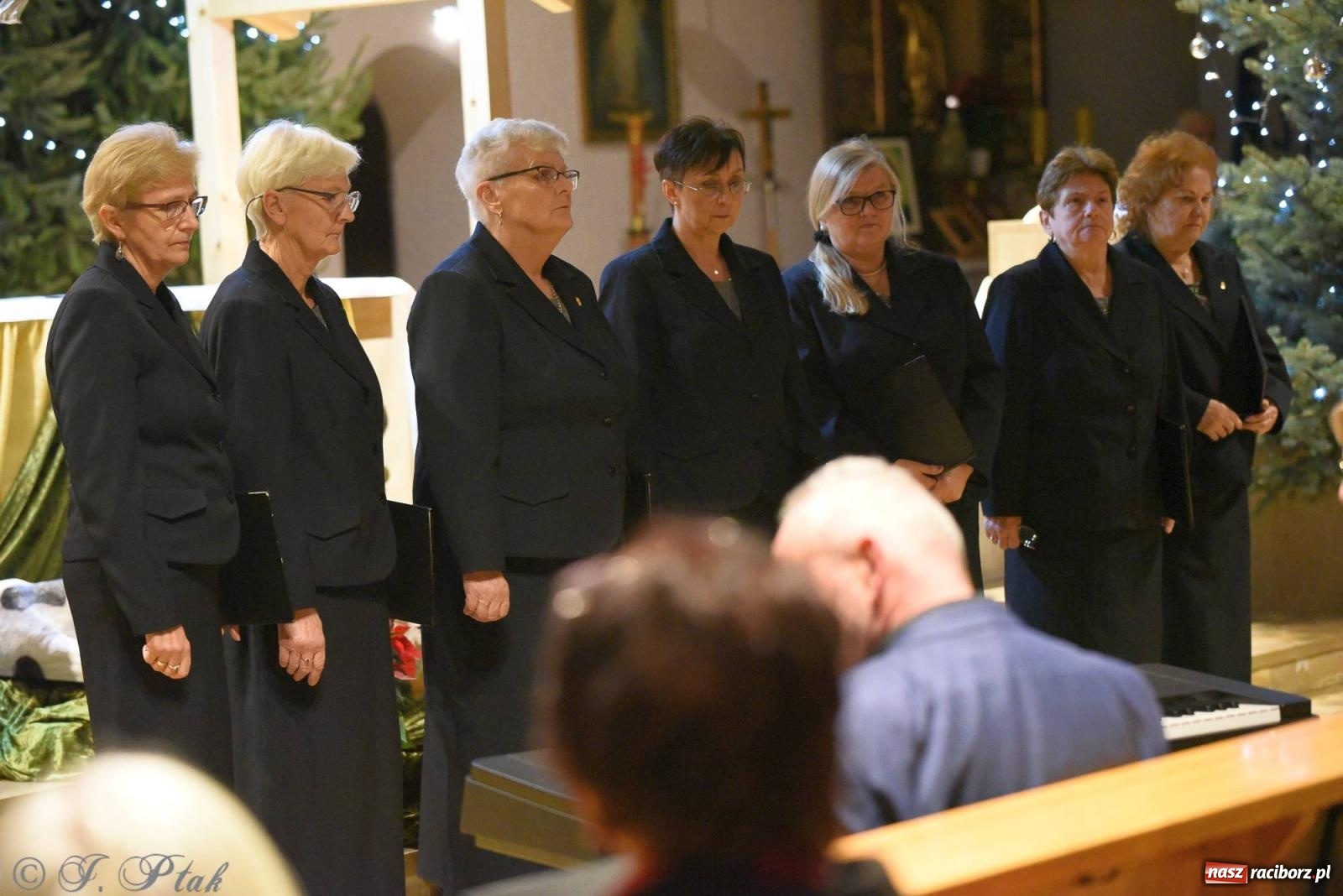 Zdjęcie w galerii na portalu naszraciborz.pl: Raciborski wieczór kolęd i pastorałek tym razem na Ocicach [FOTO i WIDEO] wiadomości z regionu