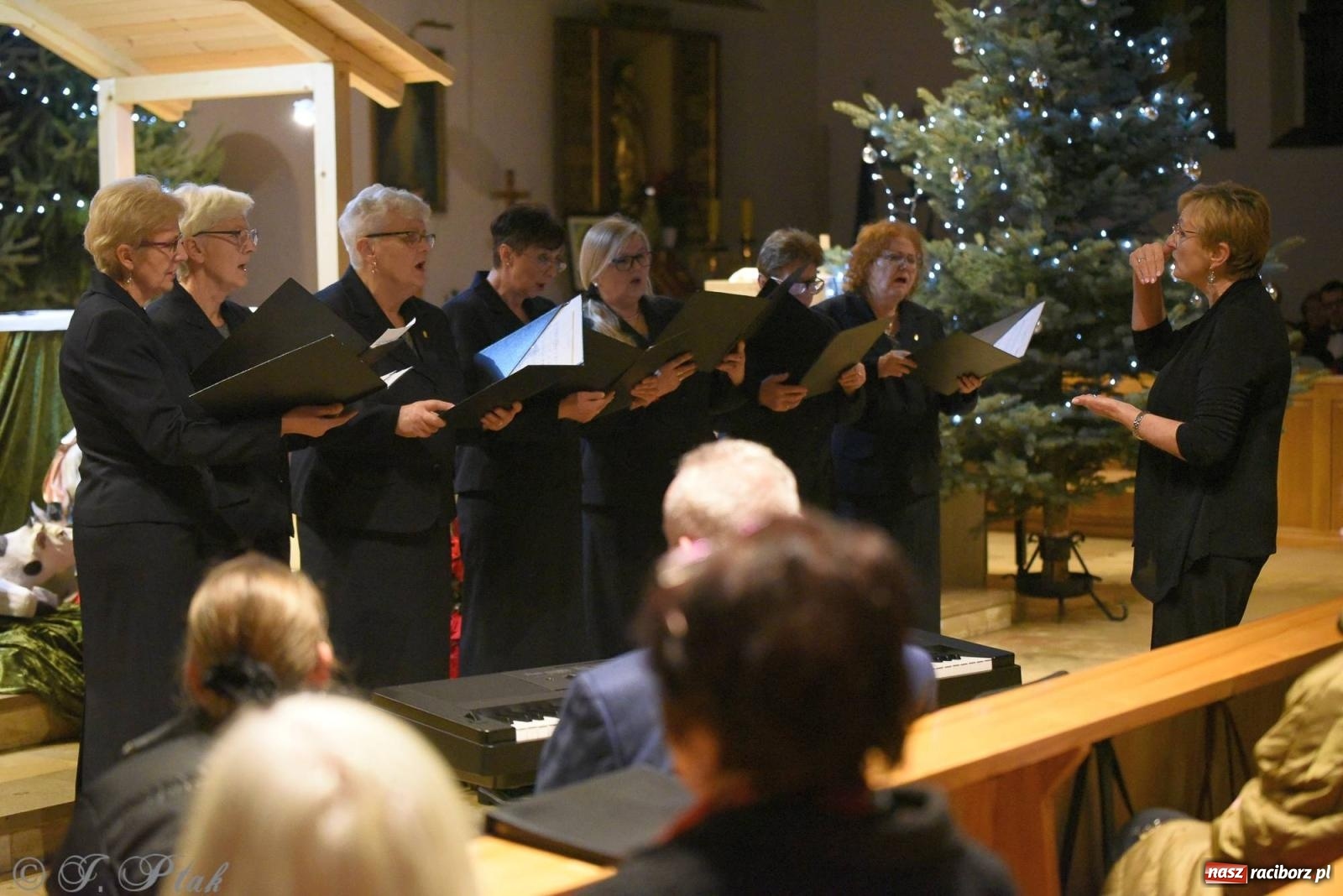 Zdjęcie w galerii na portalu naszraciborz.pl: Raciborski wieczór kolęd i pastorałek tym razem na Ocicach [FOTO i WIDEO] wiadomości z regionu