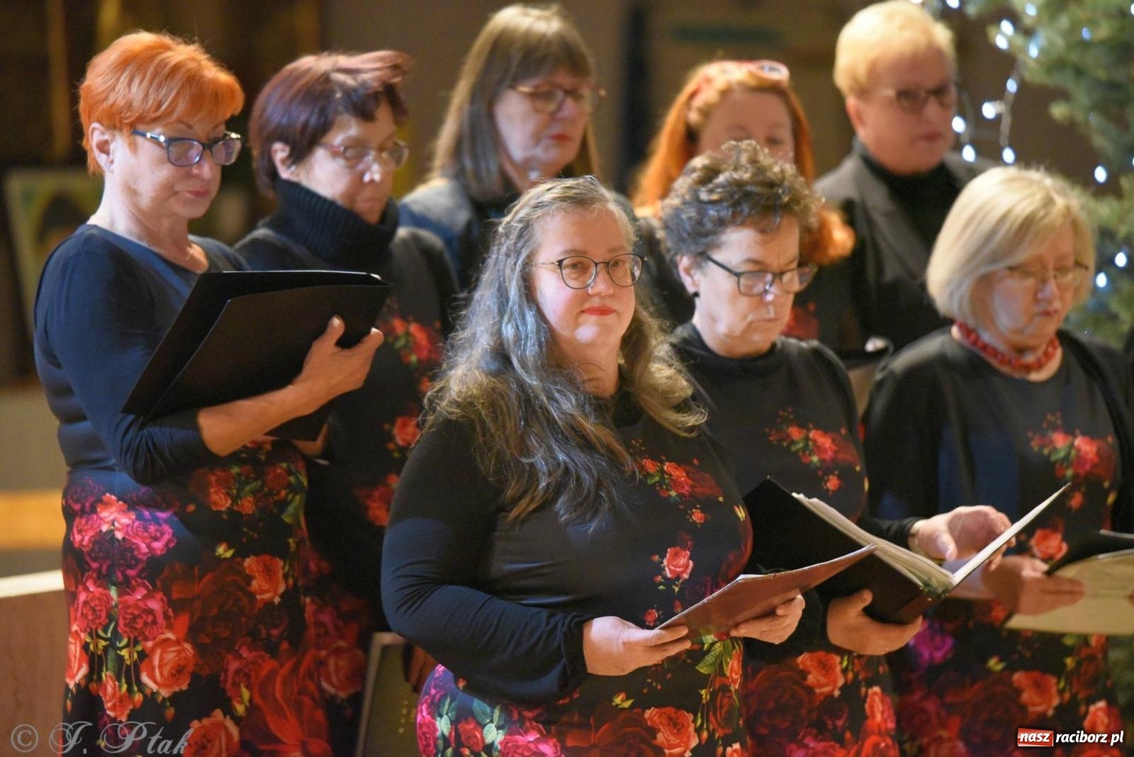 Zdjęcie w galerii na portalu naszraciborz.pl: Raciborski wieczór kolęd i pastorałek tym razem na Ocicach [FOTO i WIDEO] wiadomości z regionu