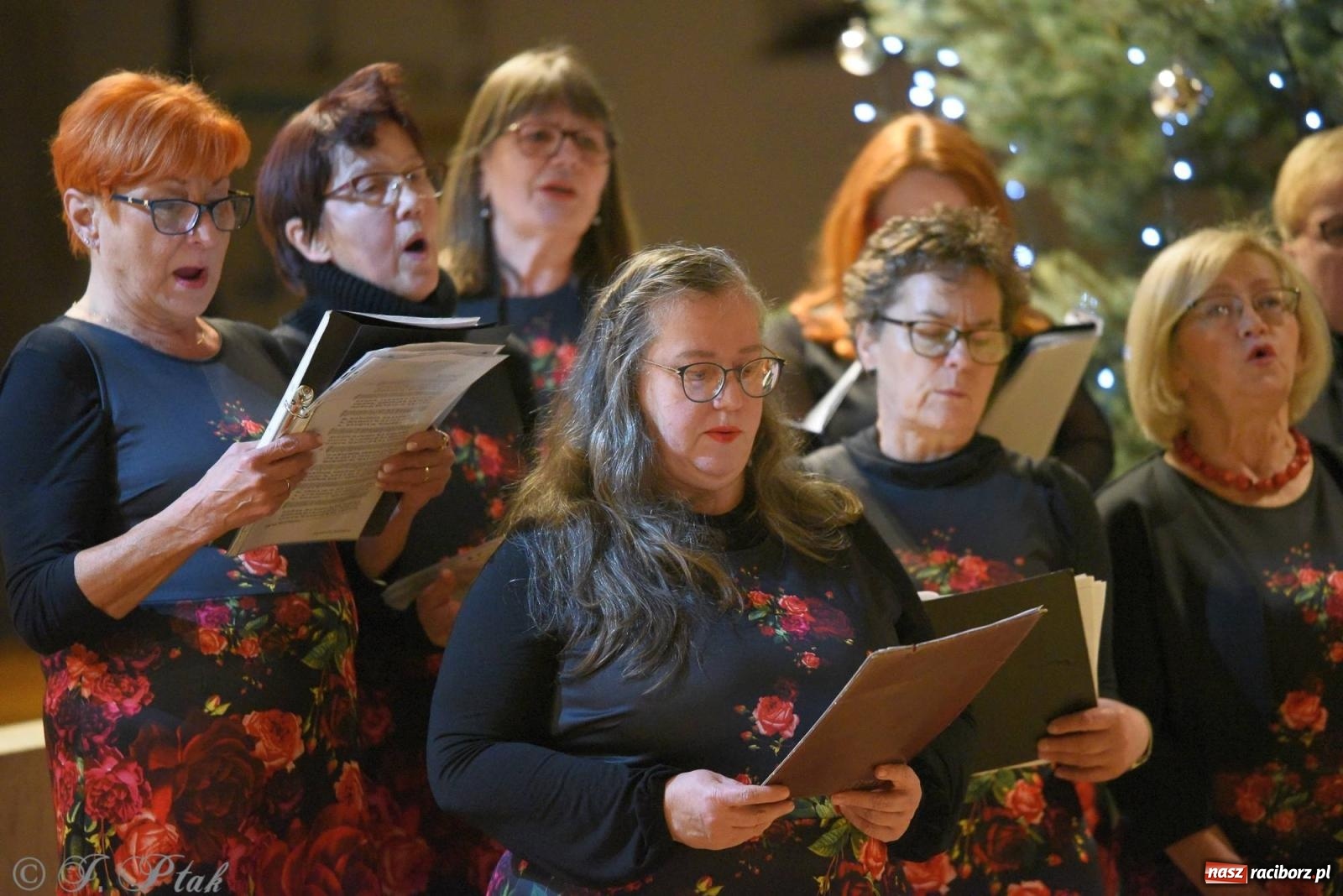 Zdjęcie w galerii na portalu naszraciborz.pl: Raciborski wieczór kolęd i pastorałek tym razem na Ocicach [FOTO i WIDEO] wiadomości z regionu
