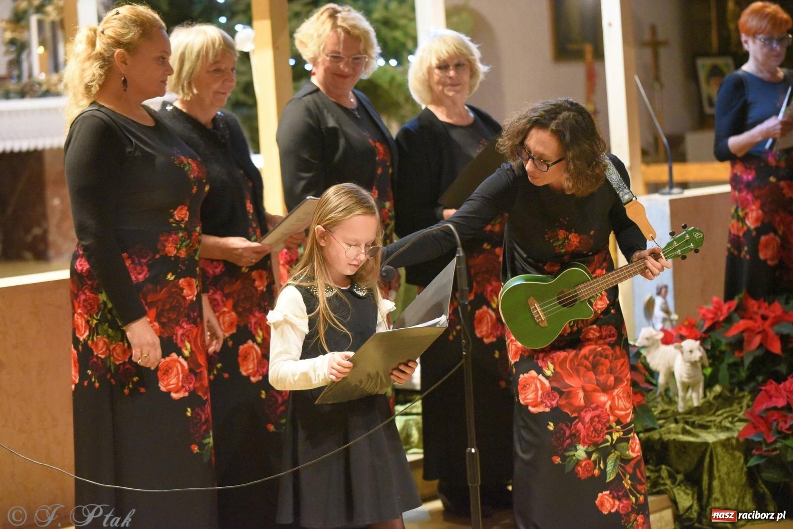 Zdjęcie w galerii na portalu naszraciborz.pl: Raciborski wieczór kolęd i pastorałek tym razem na Ocicach [FOTO i WIDEO] wiadomości z regionu