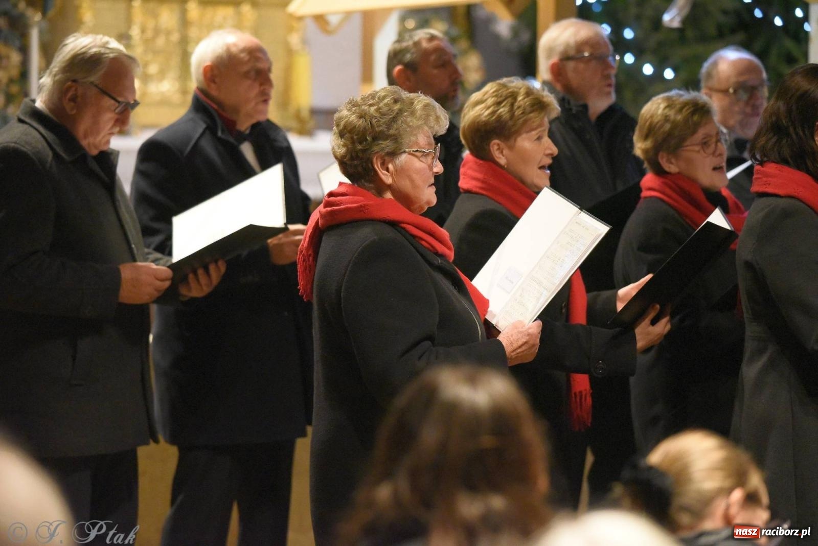 Zdjęcie w galerii na portalu naszraciborz.pl: Raciborski wieczór kolęd i pastorałek tym razem na Ocicach [FOTO i WIDEO] wiadomości z regionu
