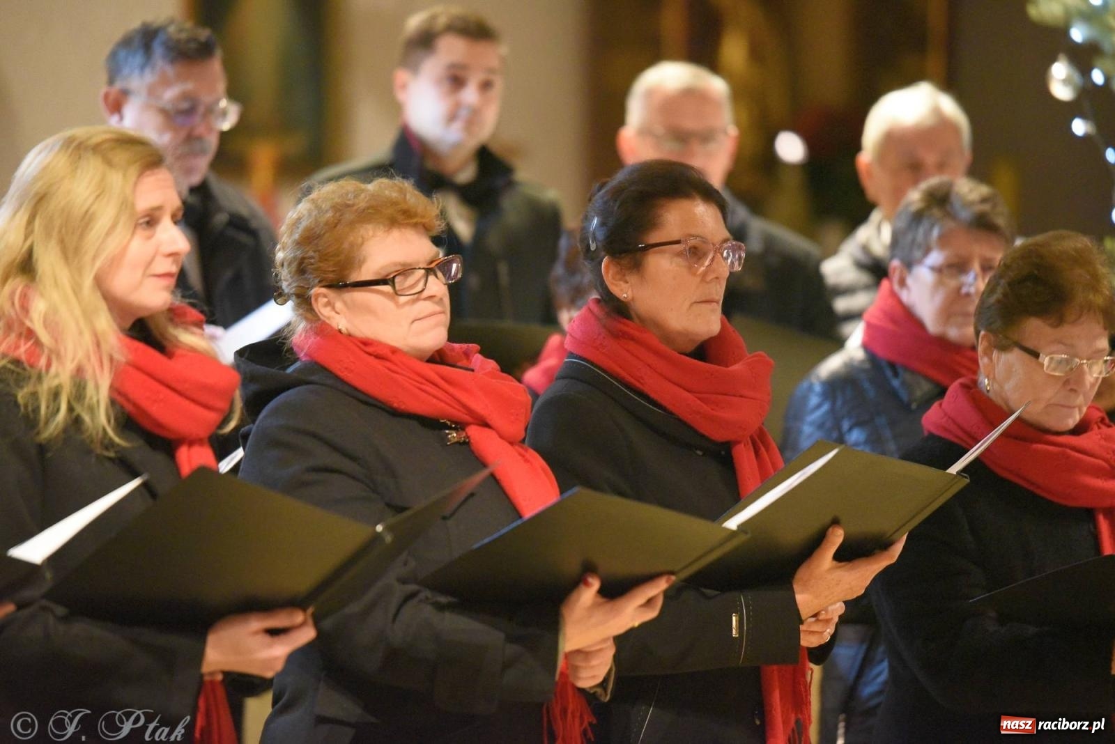 Zdjęcie w galerii na portalu naszraciborz.pl: Raciborski wieczór kolęd i pastorałek tym razem na Ocicach [FOTO i WIDEO] wiadomości z regionu