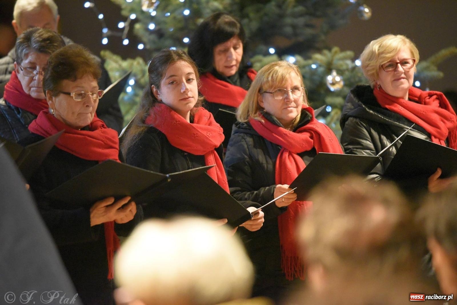 Zdjęcie w galerii na portalu naszraciborz.pl: Raciborski wieczór kolęd i pastorałek tym razem na Ocicach [FOTO i WIDEO] wiadomości z regionu