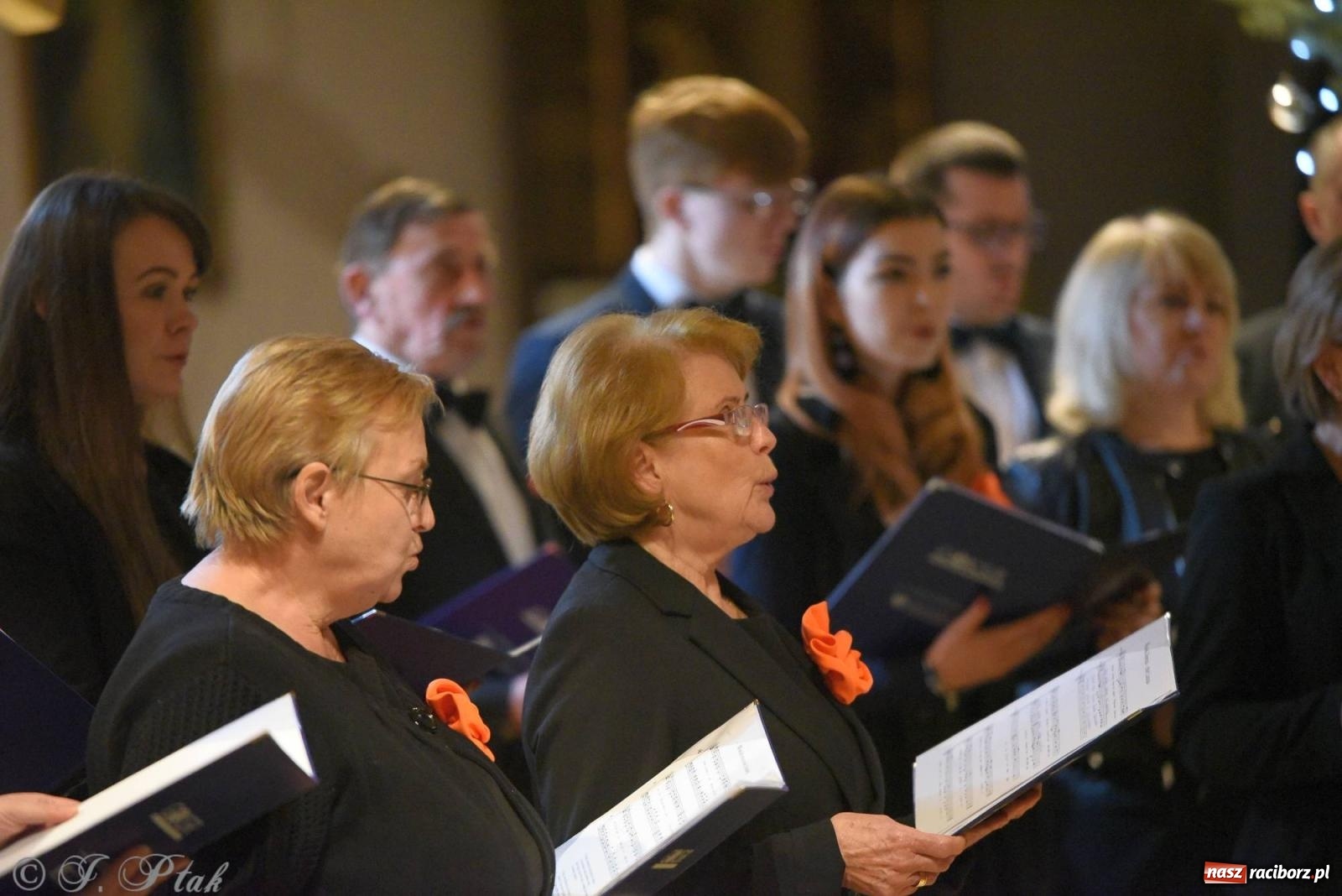 Zdjęcie w galerii na portalu naszraciborz.pl: Raciborski wieczór kolęd i pastorałek tym razem na Ocicach [FOTO i WIDEO] wiadomości z regionu