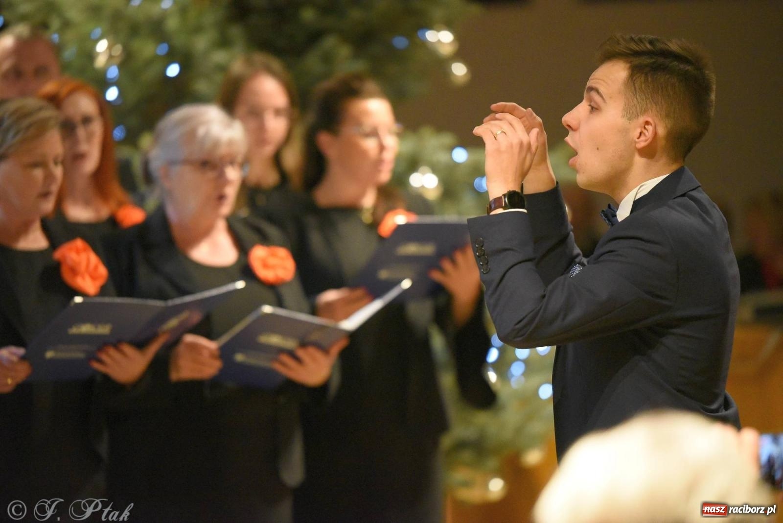 Zdjęcie w galerii na portalu naszraciborz.pl: Raciborski wieczór kolęd i pastorałek tym razem na Ocicach [FOTO i WIDEO] wiadomości z regionu