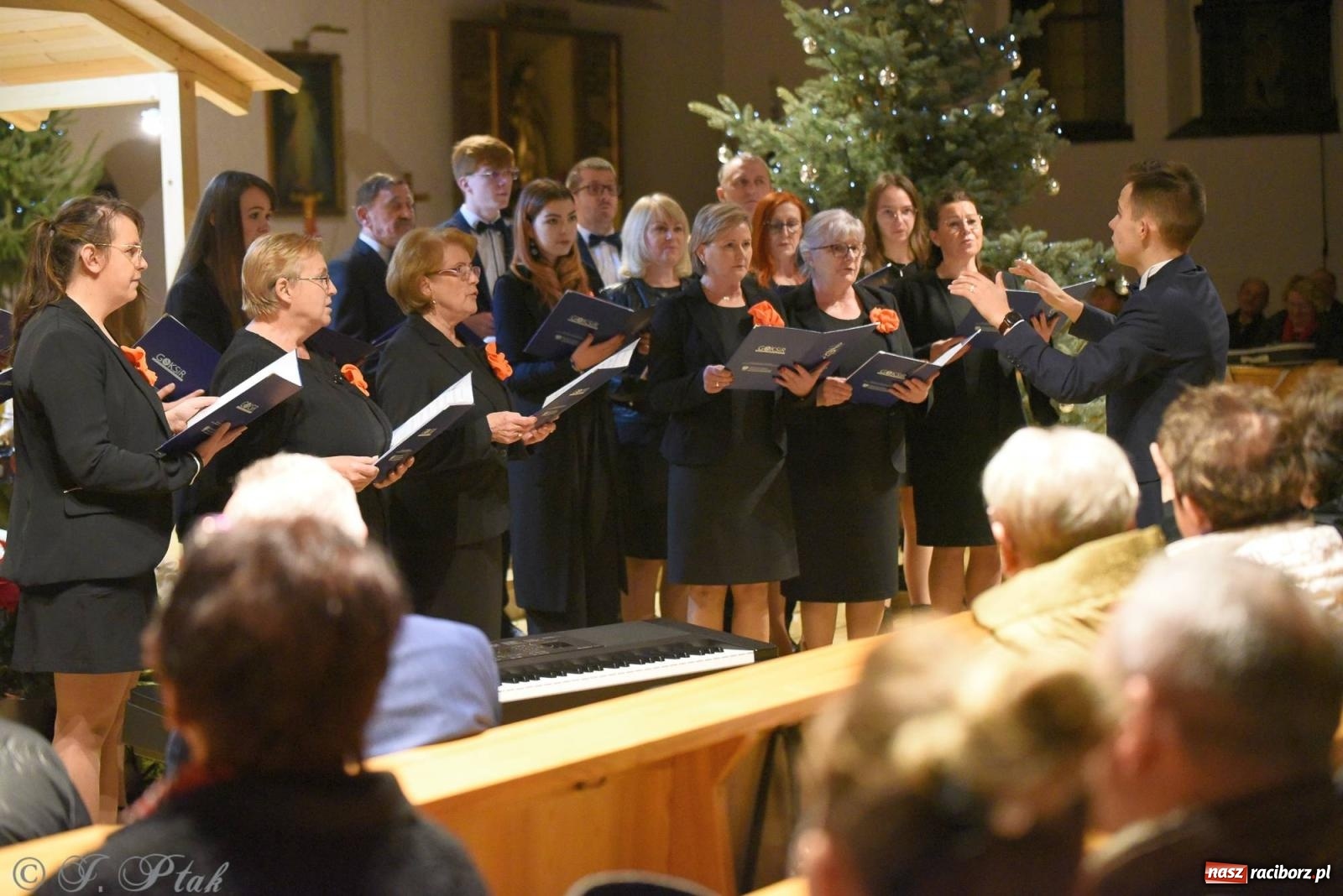 Zdjęcie w galerii na portalu naszraciborz.pl: Raciborski wieczór kolęd i pastorałek tym razem na Ocicach [FOTO i WIDEO] wiadomości z regionu
