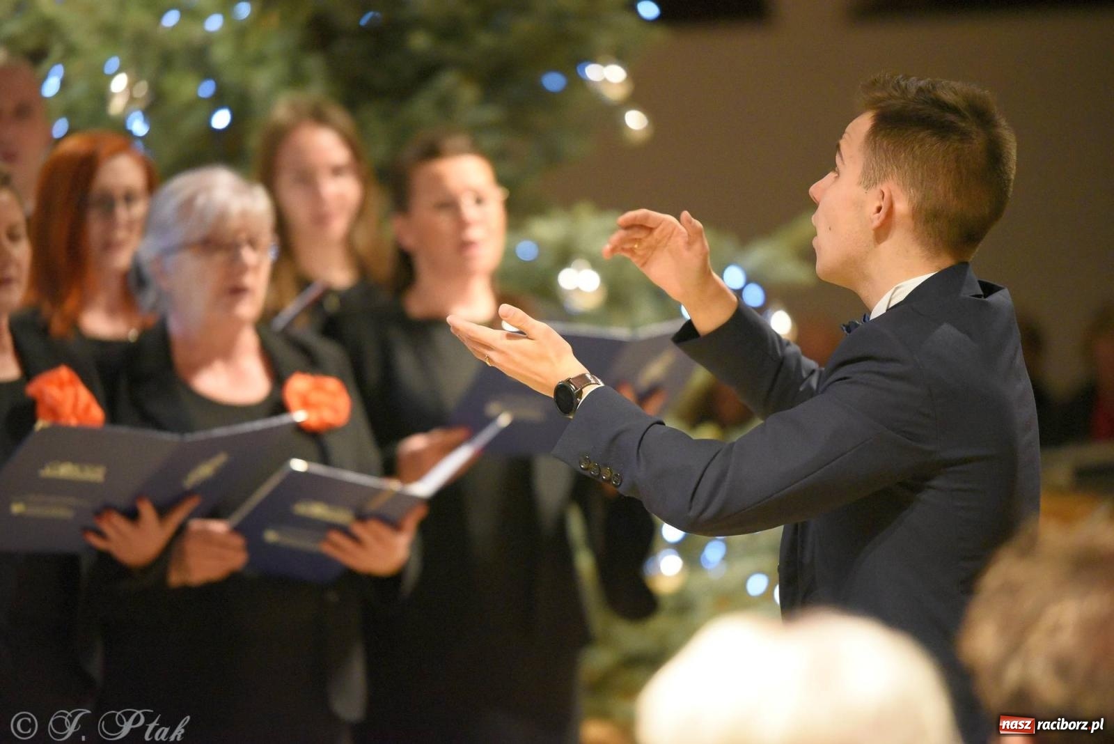 Zdjęcie w galerii na portalu naszraciborz.pl: Raciborski wieczór kolęd i pastorałek tym razem na Ocicach [FOTO i WIDEO] wiadomości z regionu