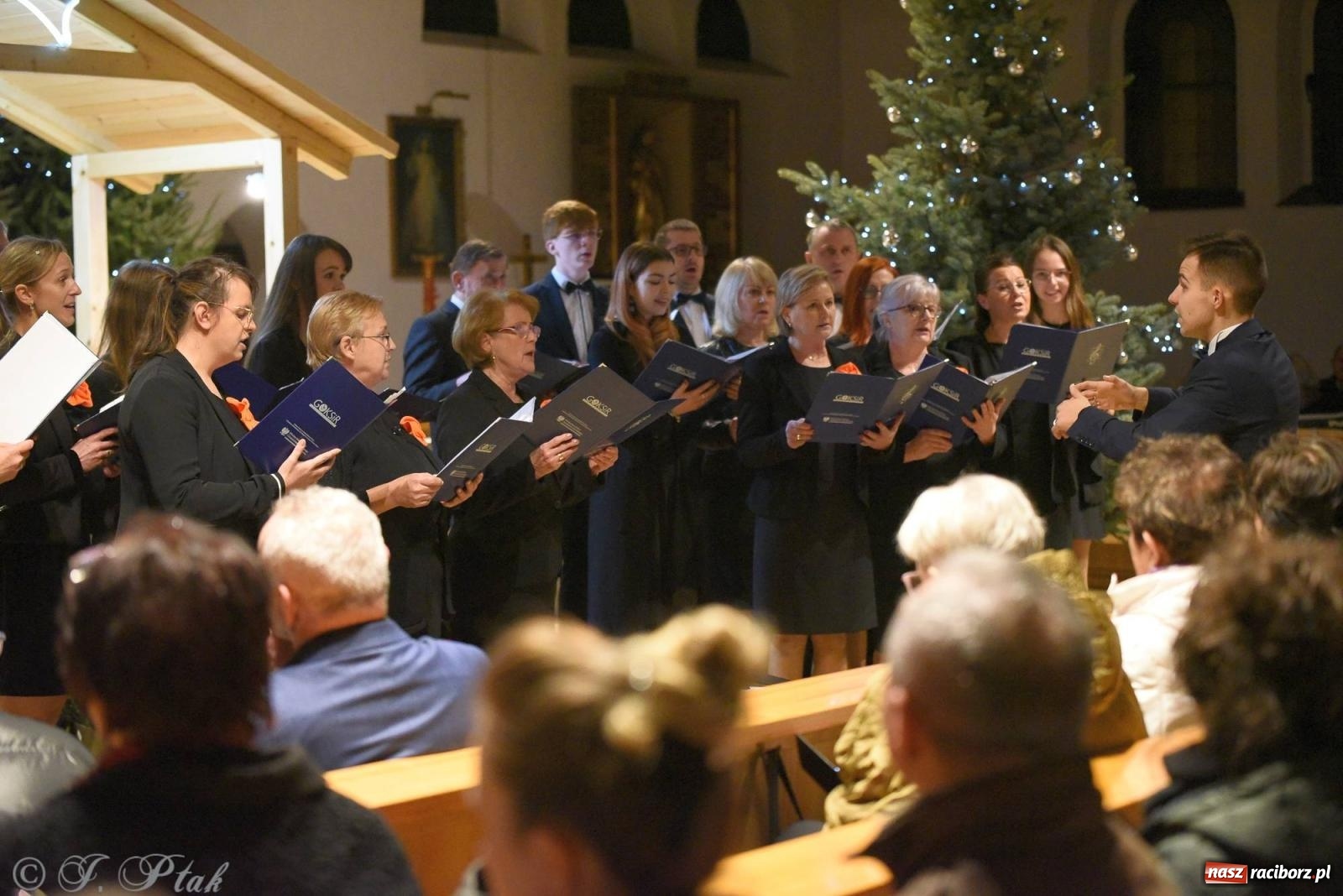Zdjęcie w galerii na portalu naszraciborz.pl: Raciborski wieczór kolęd i pastorałek tym razem na Ocicach [FOTO i WIDEO] wiadomości z regionu