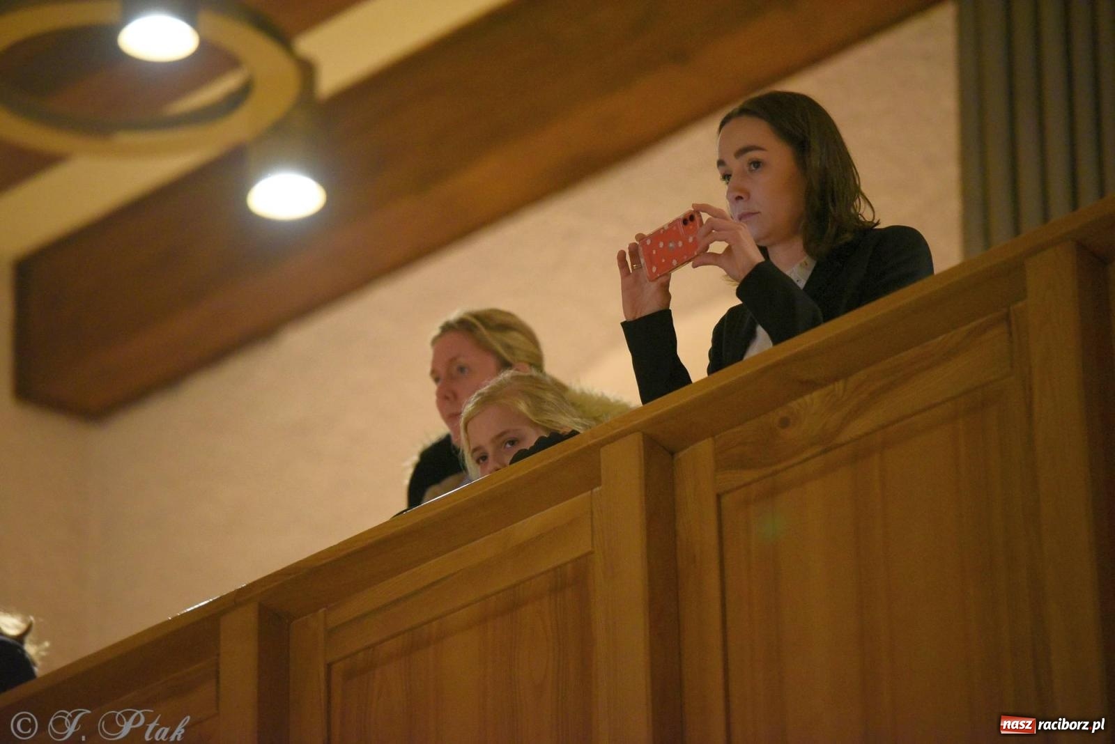 Zdjęcie w galerii na portalu naszraciborz.pl: Raciborski wieczór kolęd i pastorałek tym razem na Ocicach [FOTO i WIDEO] wiadomości z regionu