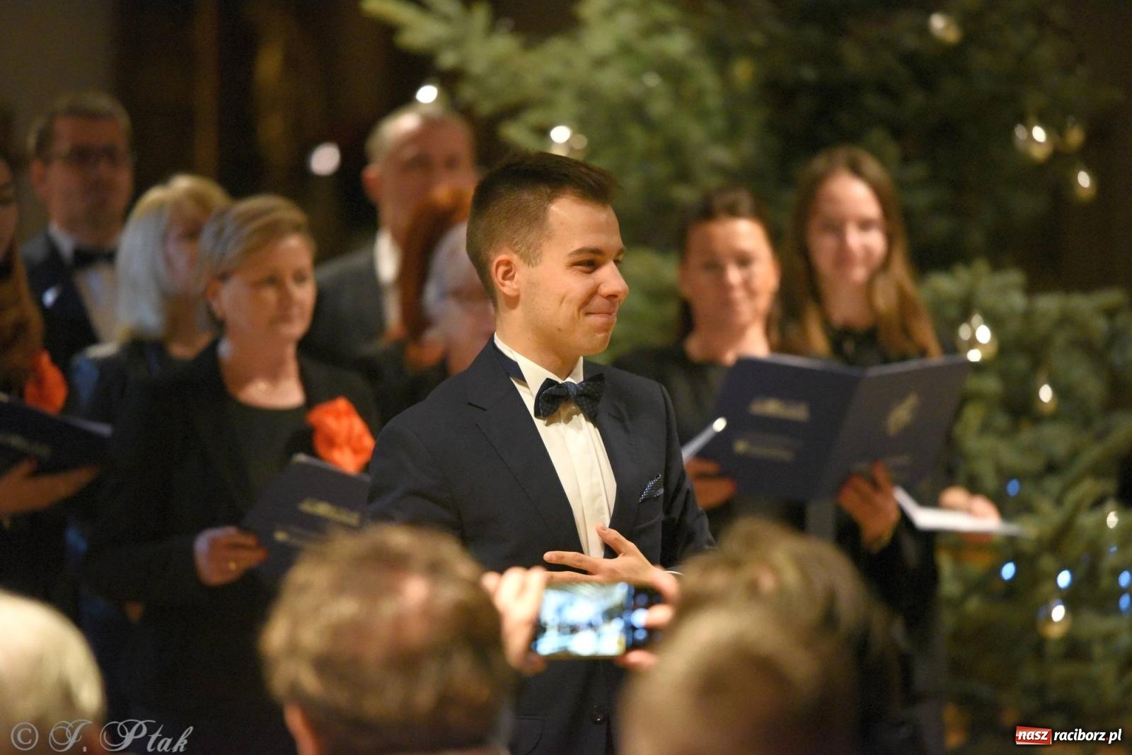 Zdjęcie w galerii na portalu naszraciborz.pl: Raciborski wieczór kolęd i pastorałek tym razem na Ocicach [FOTO i WIDEO] wiadomości z regionu