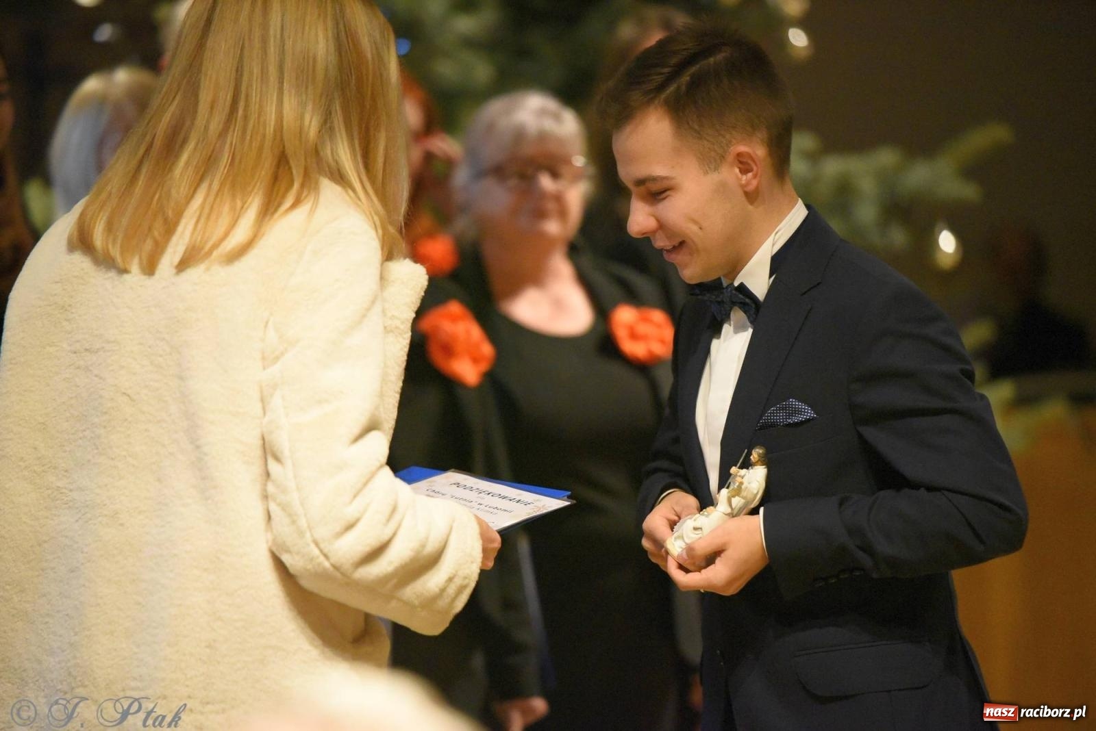 Zdjęcie w galerii na portalu naszraciborz.pl: Raciborski wieczór kolęd i pastorałek tym razem na Ocicach [FOTO i WIDEO] wiadomości z regionu