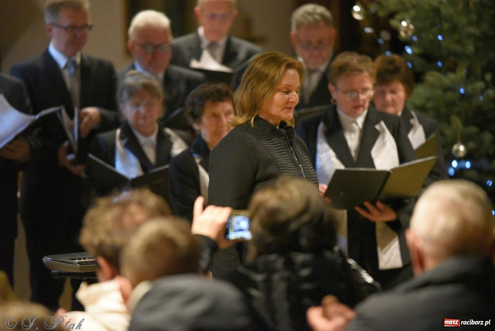 Zdjęcie w galerii na portalu naszraciborz.pl: Raciborski wieczór kolęd i pastorałek tym razem na Ocicach [FOTO i WIDEO] wiadomości z regionu
