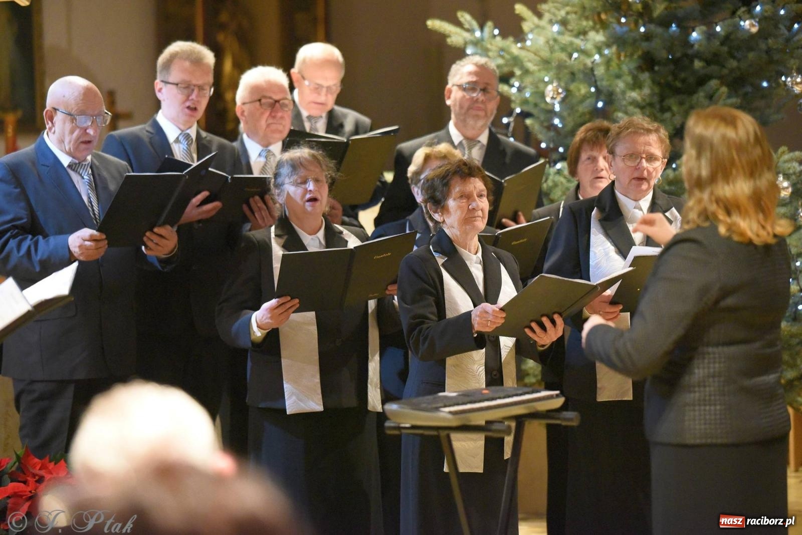 Zdjęcie w galerii na portalu naszraciborz.pl: Raciborski wieczór kolęd i pastorałek tym razem na Ocicach [FOTO i WIDEO] wiadomości z regionu
