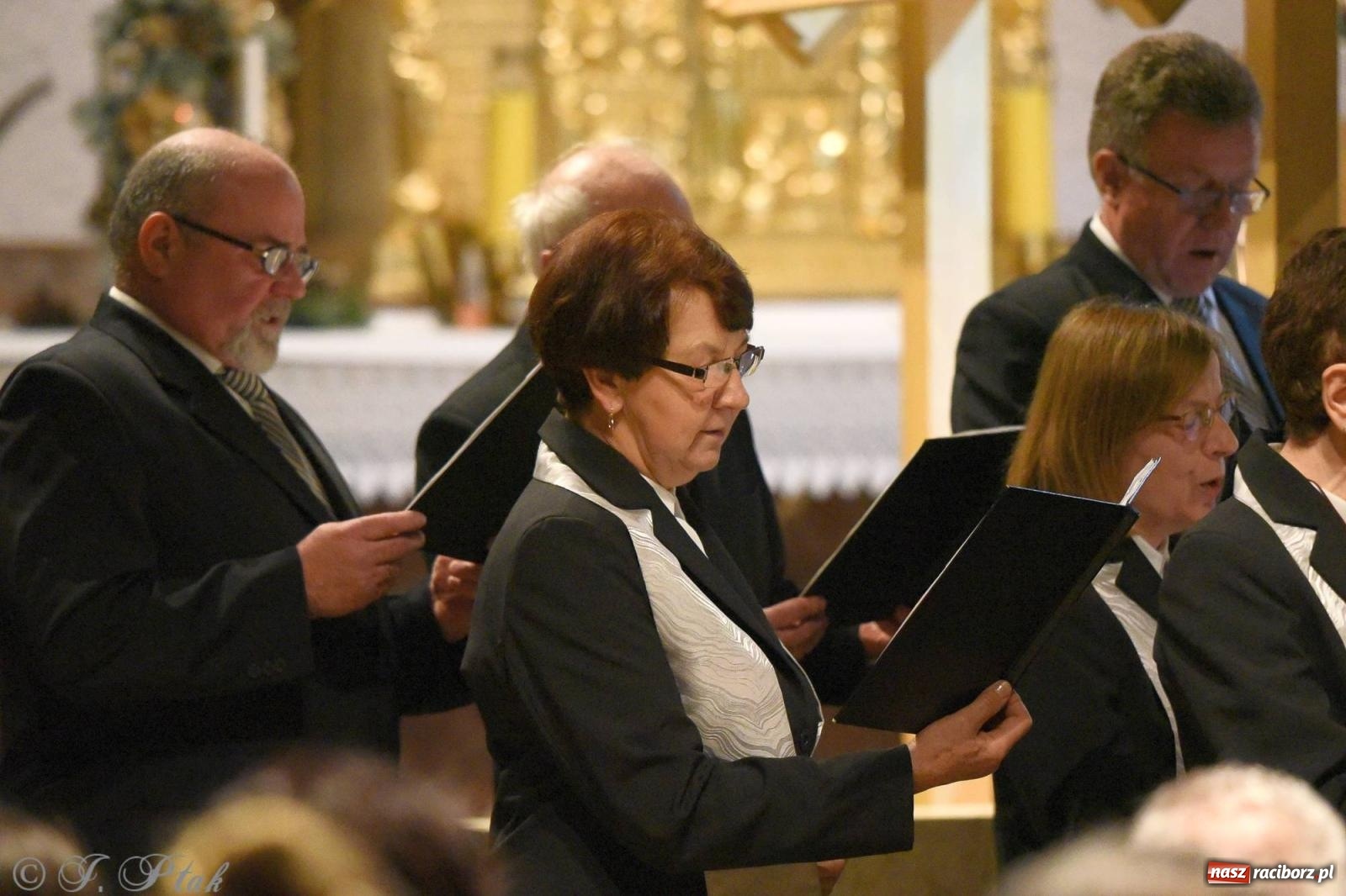 Zdjęcie w galerii na portalu naszraciborz.pl: Raciborski wieczór kolęd i pastorałek tym razem na Ocicach [FOTO i WIDEO] wiadomości z regionu