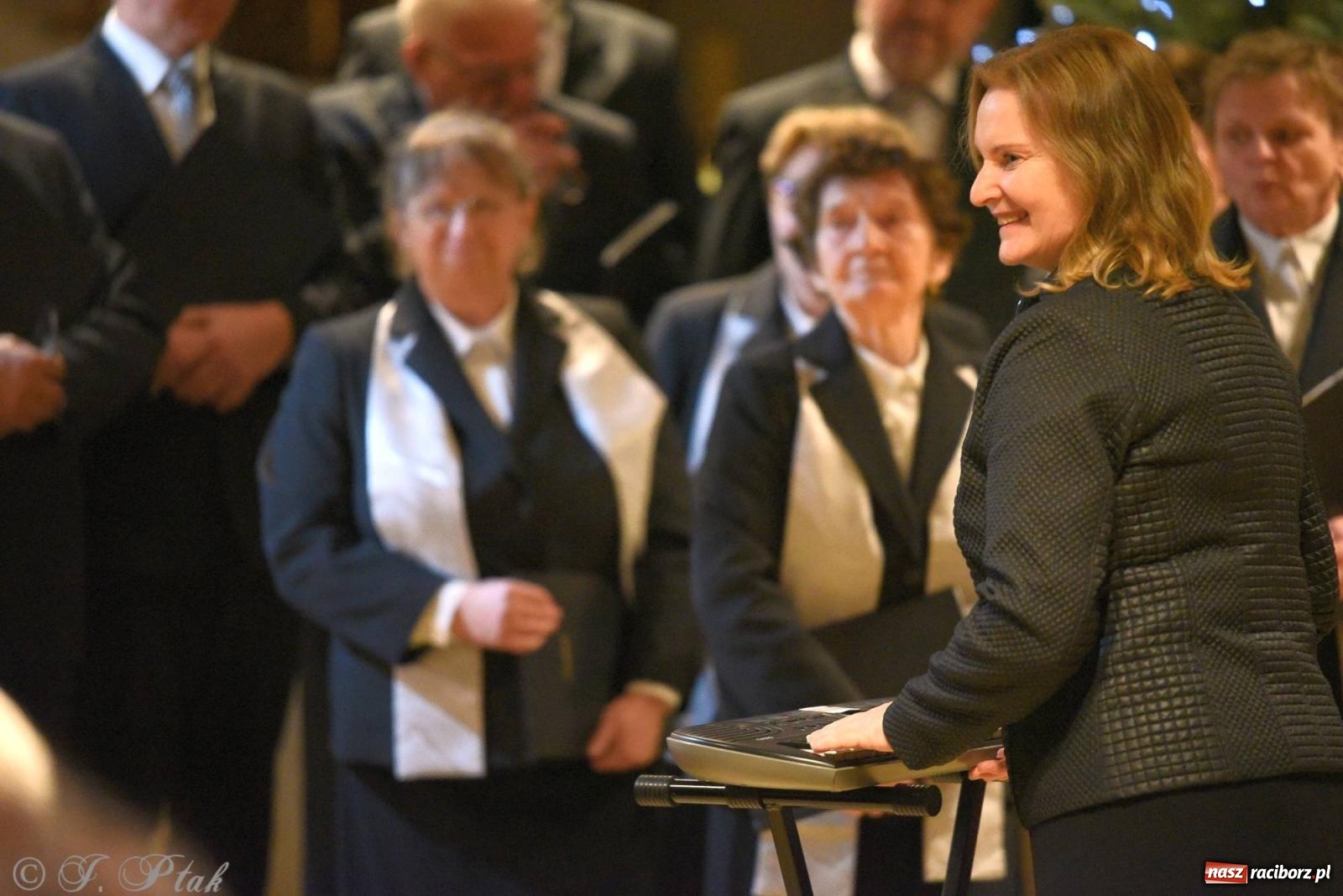 Zdjęcie w galerii na portalu naszraciborz.pl: Raciborski wieczór kolęd i pastorałek tym razem na Ocicach [FOTO i WIDEO] wiadomości z regionu