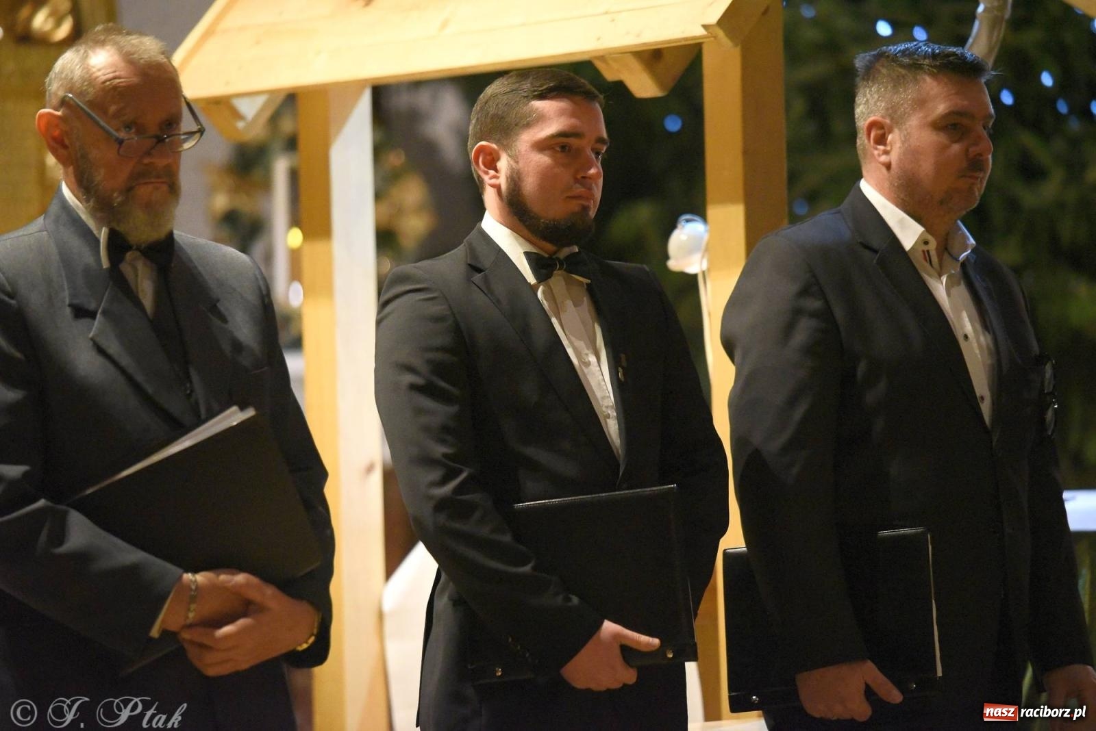 Zdjęcie w galerii na portalu naszraciborz.pl: Raciborski wieczór kolęd i pastorałek tym razem na Ocicach [FOTO i WIDEO] wiadomości z regionu