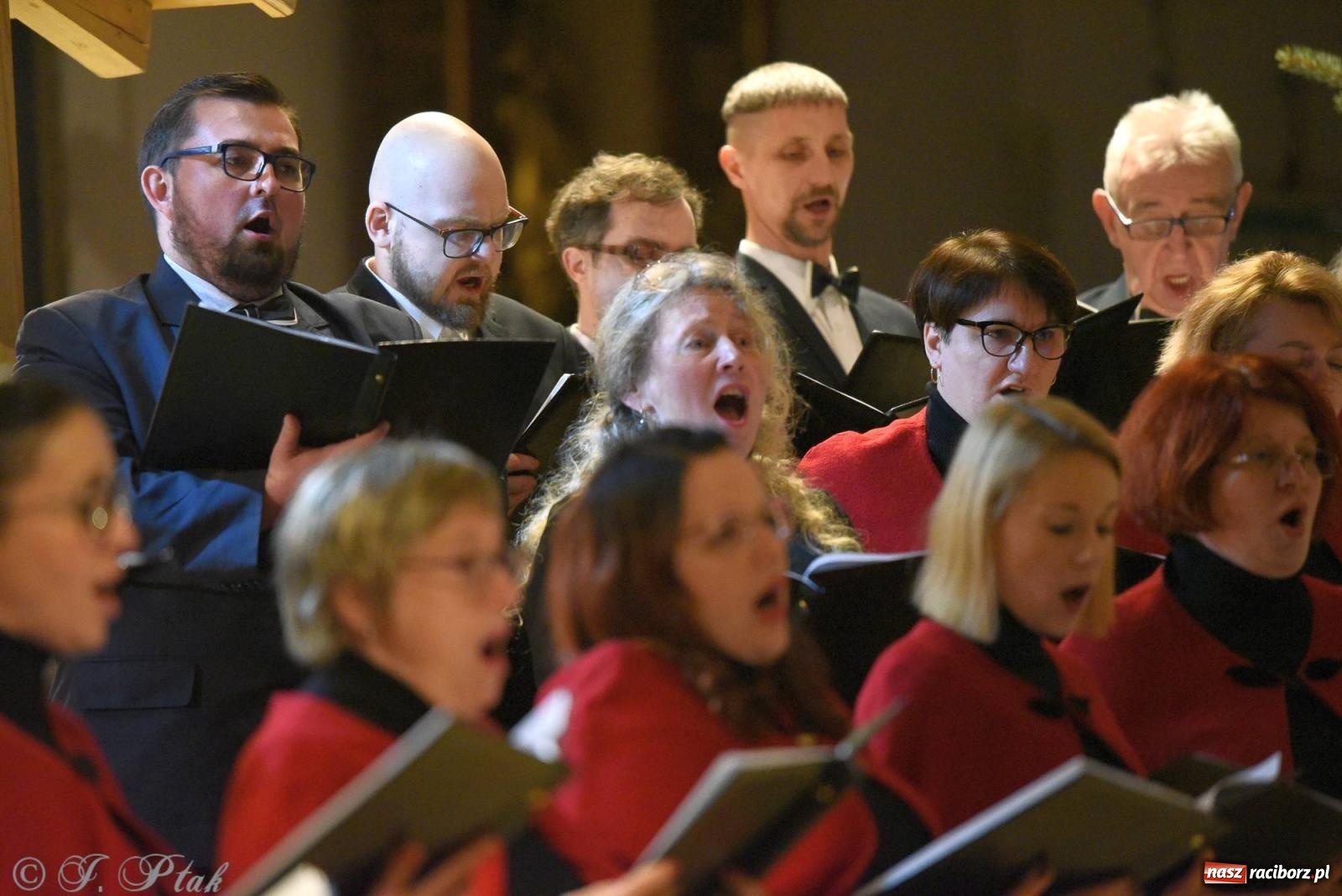 Zdjęcie w galerii na portalu naszraciborz.pl: Raciborski wieczór kolęd i pastorałek tym razem na Ocicach [FOTO i WIDEO] wiadomości z regionu