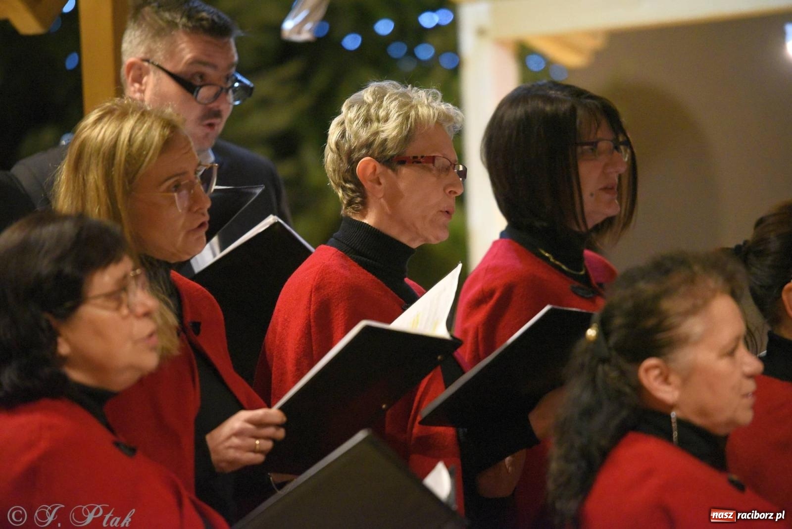Zdjęcie w galerii na portalu naszraciborz.pl: Raciborski wieczór kolęd i pastorałek tym razem na Ocicach [FOTO i WIDEO] wiadomości z regionu