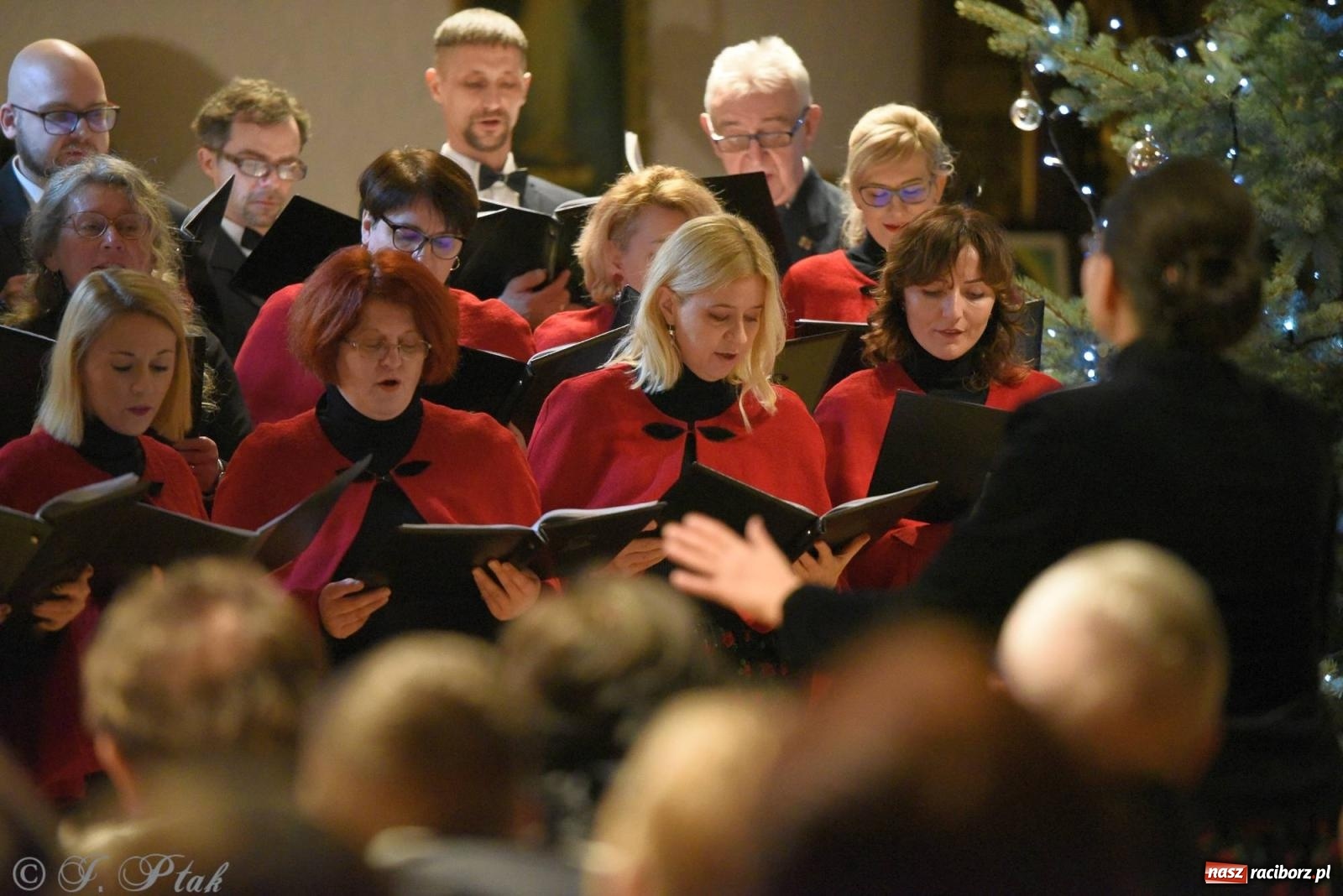 Zdjęcie w galerii na portalu naszraciborz.pl: Raciborski wieczór kolęd i pastorałek tym razem na Ocicach [FOTO i WIDEO] wiadomości z regionu
