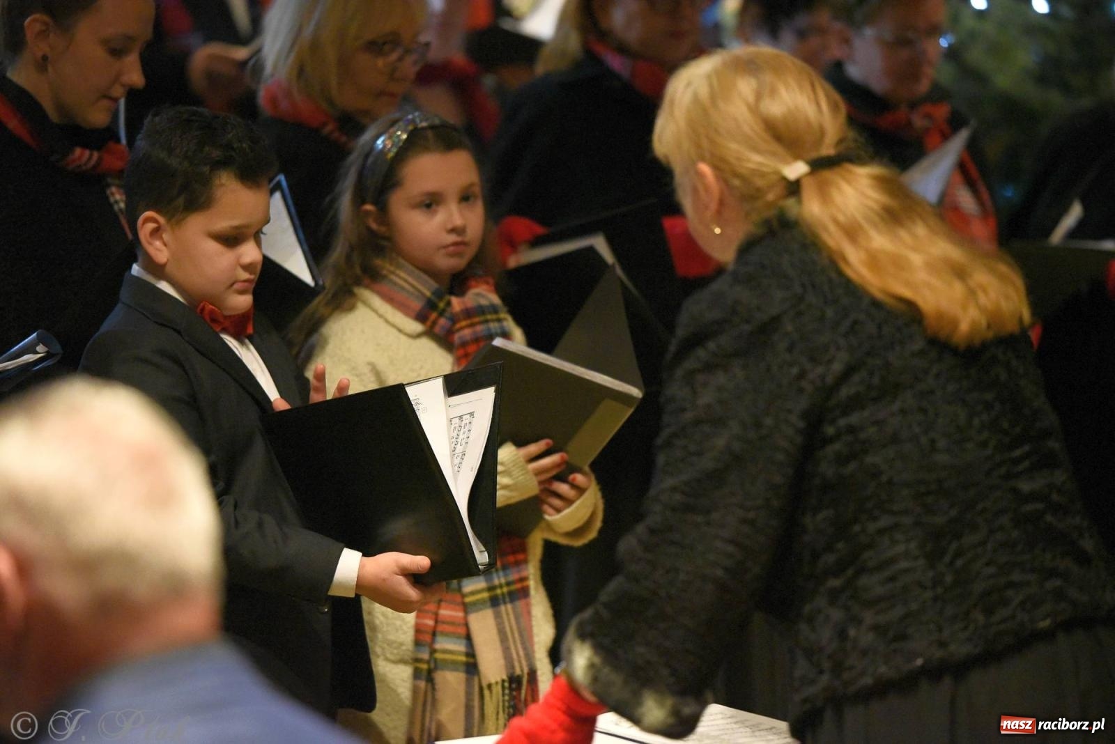 Zdjęcie w galerii na portalu naszraciborz.pl: Raciborski wieczór kolęd i pastorałek tym razem na Ocicach [FOTO i WIDEO] wiadomości z regionu