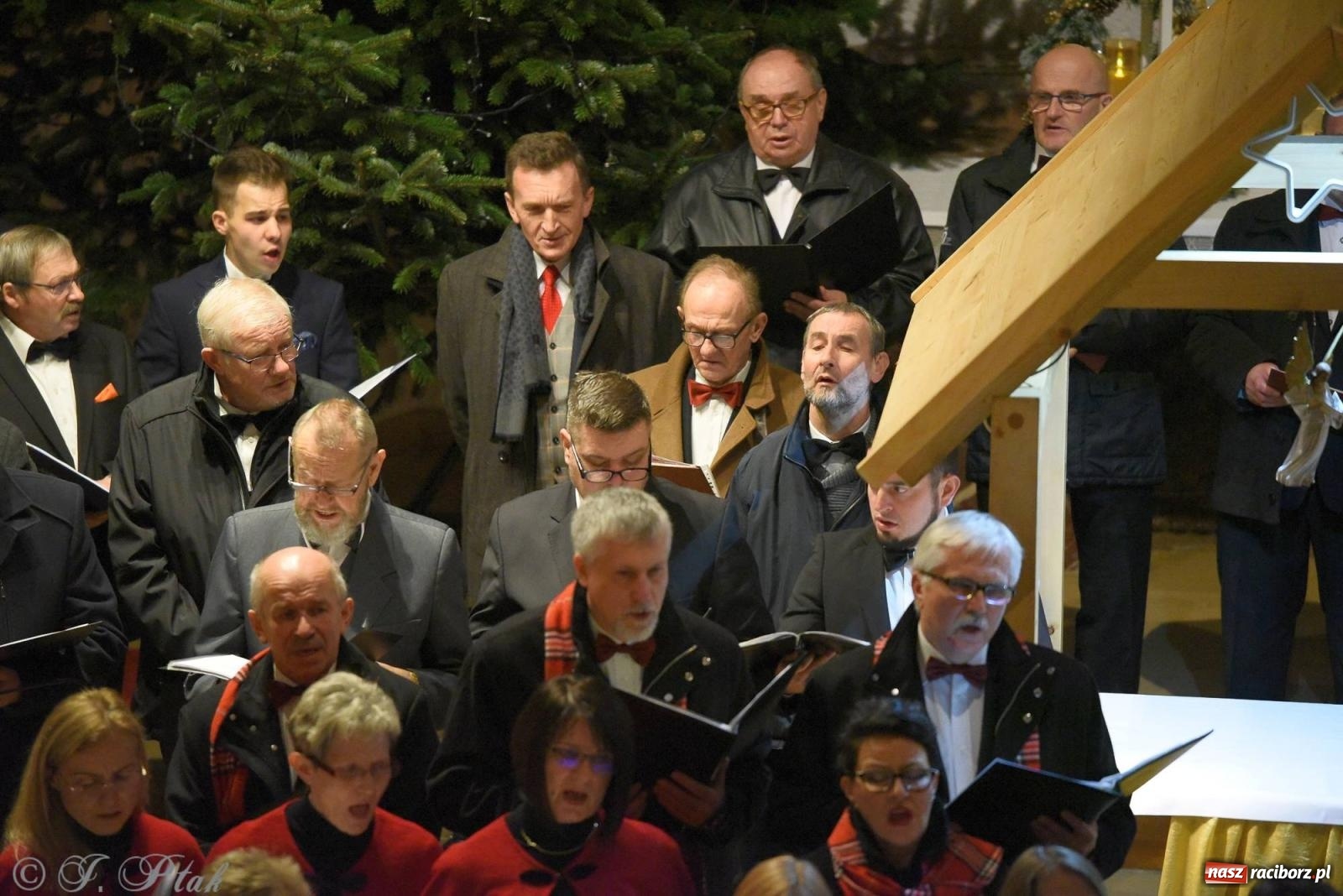 Zdjęcie w galerii na portalu naszraciborz.pl: Raciborski wieczór kolęd i pastorałek tym razem na Ocicach [FOTO i WIDEO] wiadomości z regionu