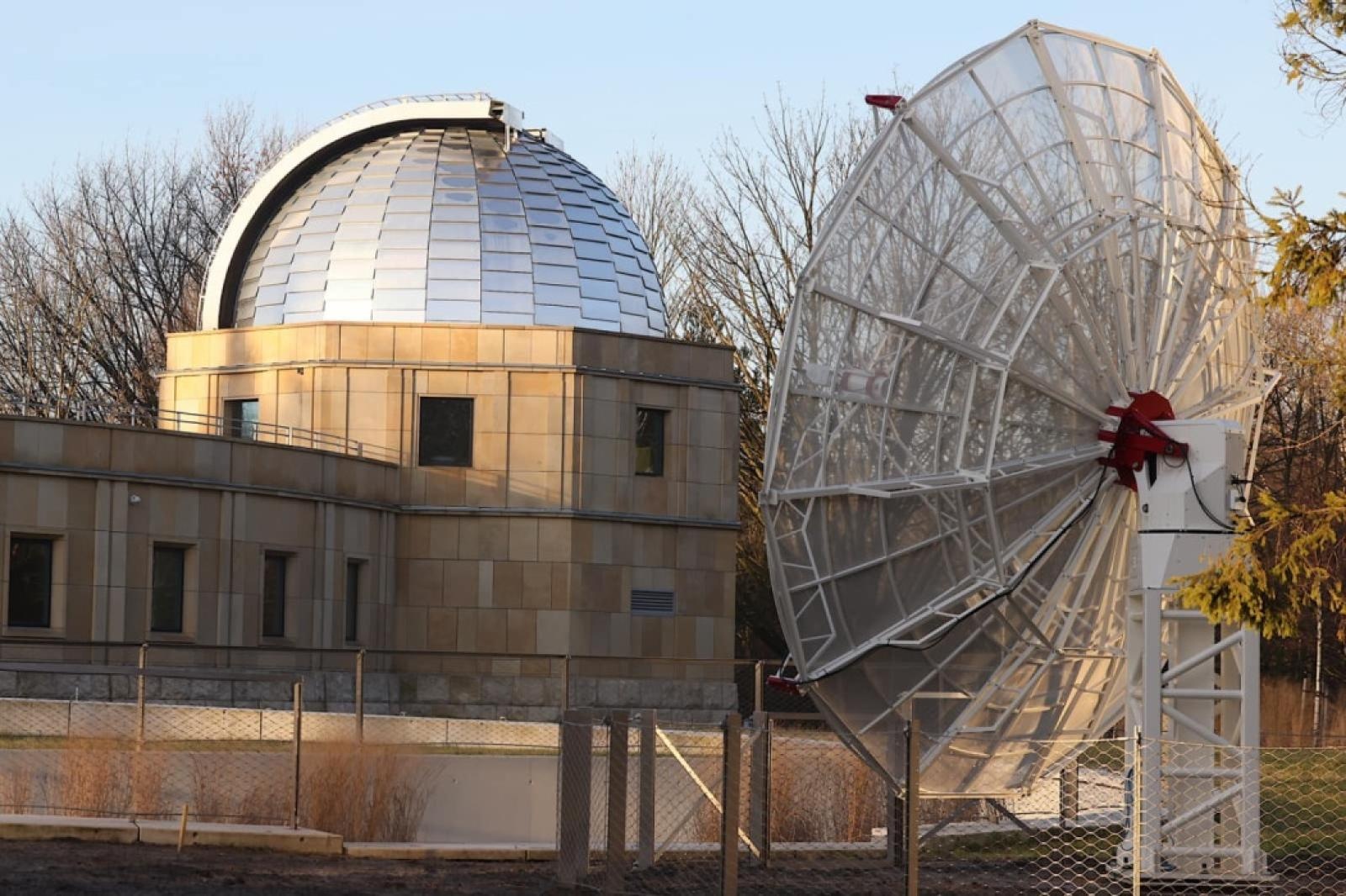 Zdjęcie w galerii na portalu naszraciborz.pl: W Planetarium Śląskim otwarto dwa nowe obserwatoria astronomiczne wyposażone w nowoczesny sprzęt wiadomości z regionu