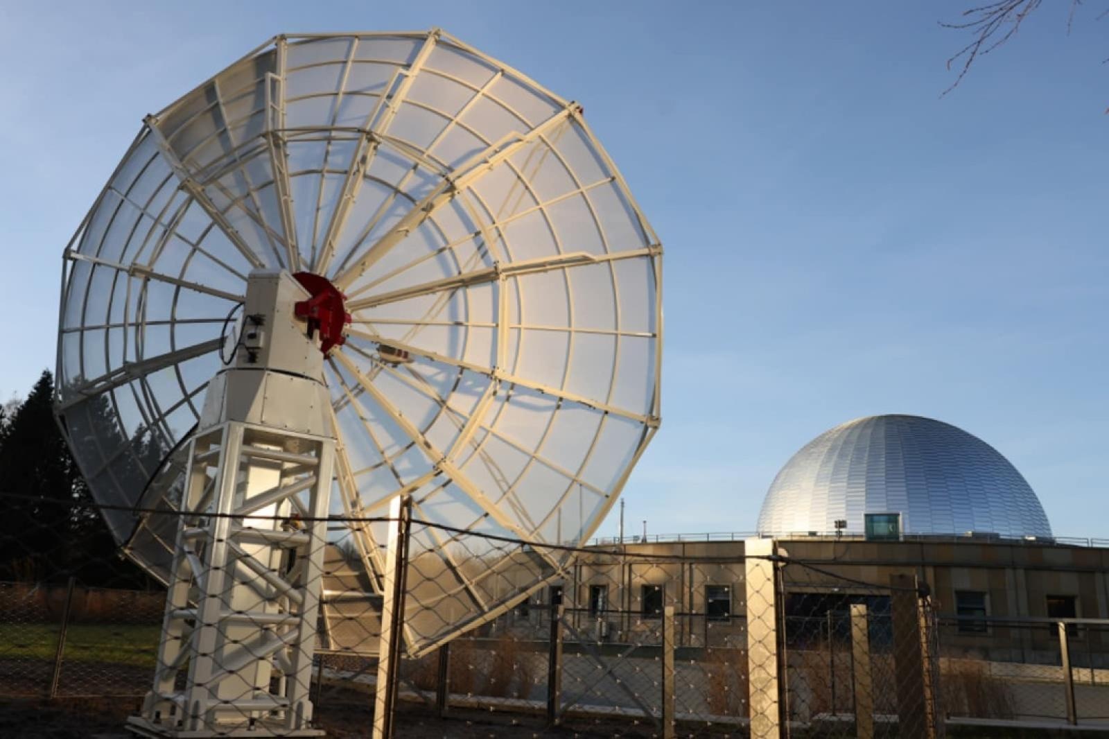 Zdjęcie w galerii na portalu naszraciborz.pl: W Planetarium Śląskim otwarto dwa nowe obserwatoria astronomiczne wyposażone w nowoczesny sprzęt wiadomości z regionu