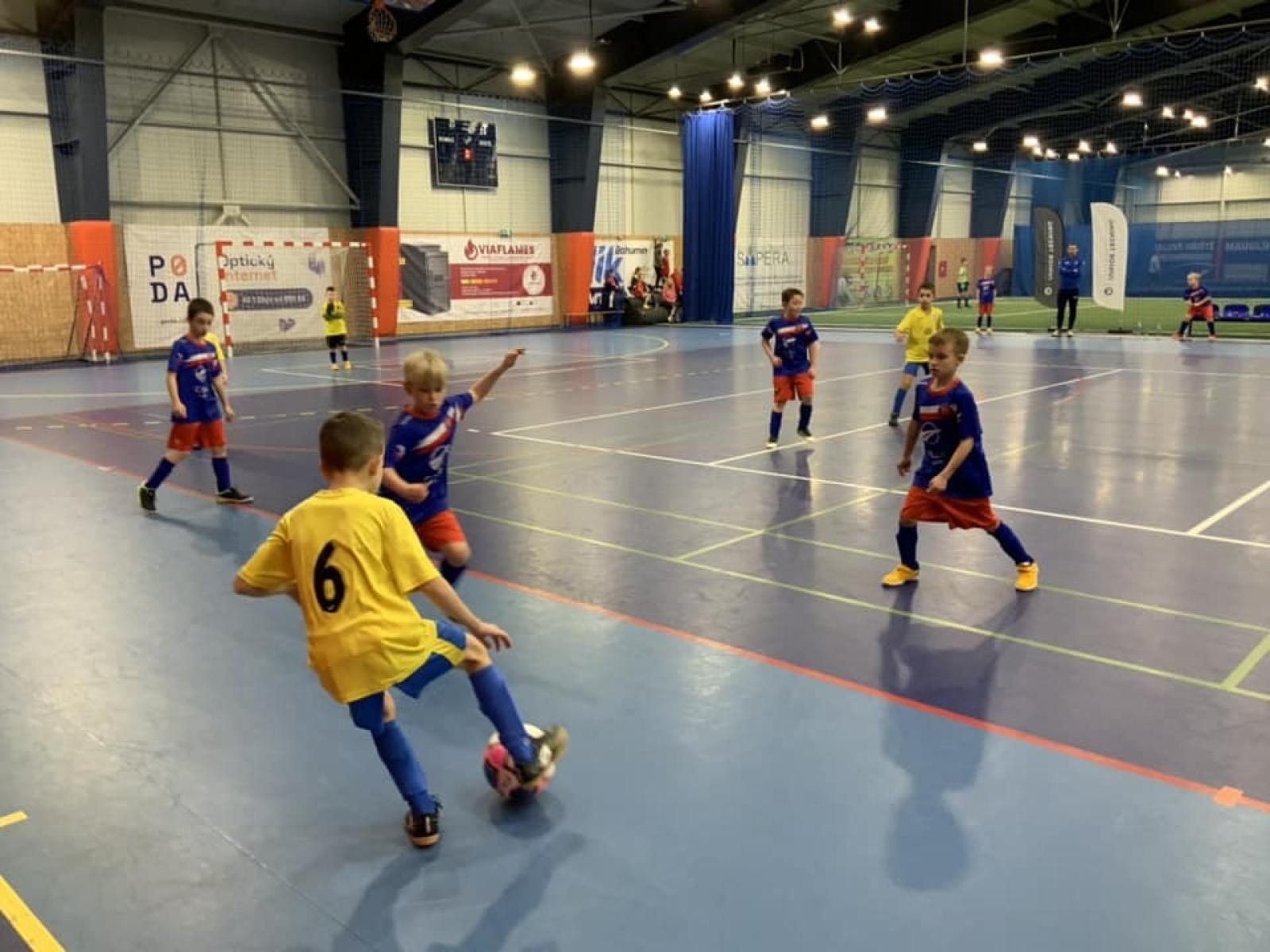 Zdjęcie w galerii na portalu naszraciborz.pl: Piłkarze rocznika 2015 rywalizowali w Bohuminie [FOTO] wiadomości z regionu