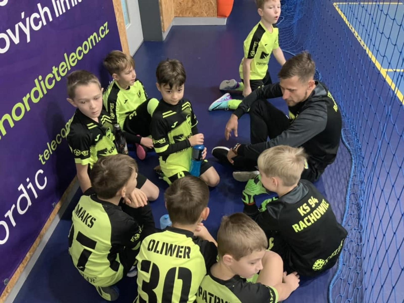 Zdjęcie w galerii na portalu naszraciborz.pl: Piłkarze rocznika 2015 rywalizowali w Bohuminie [FOTO] wiadomości z regionu