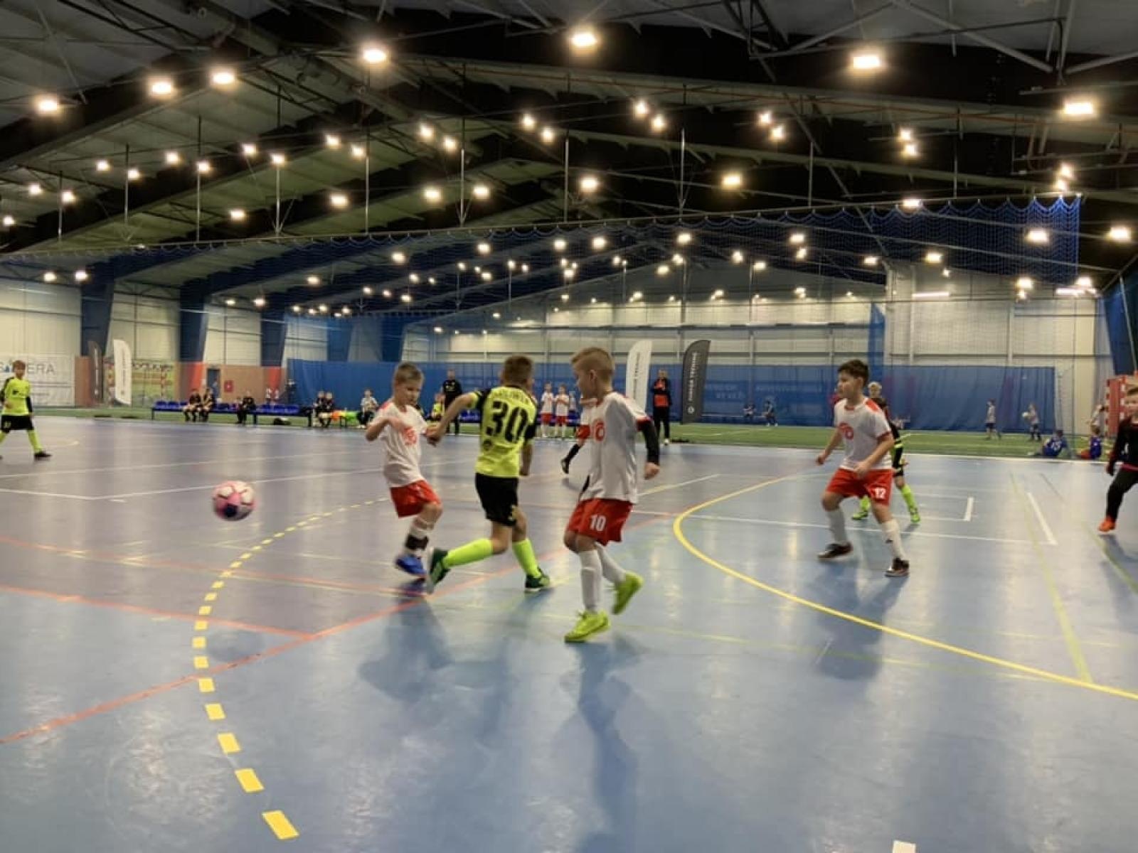 Zdjęcie w galerii na portalu naszraciborz.pl: Piłkarze rocznika 2015 rywalizowali w Bohuminie [FOTO] wiadomości z regionu