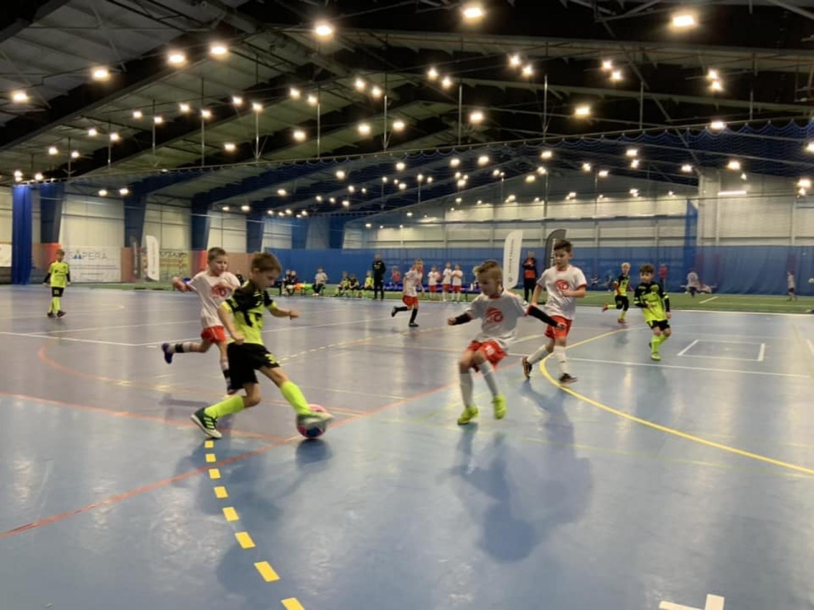 Zdjęcie w galerii na portalu naszraciborz.pl: Piłkarze rocznika 2015 rywalizowali w Bohuminie [FOTO] wiadomości z regionu