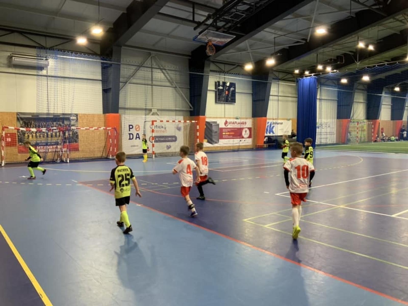 Zdjęcie w galerii na portalu naszraciborz.pl: Piłkarze rocznika 2015 rywalizowali w Bohuminie [FOTO] wiadomości z regionu