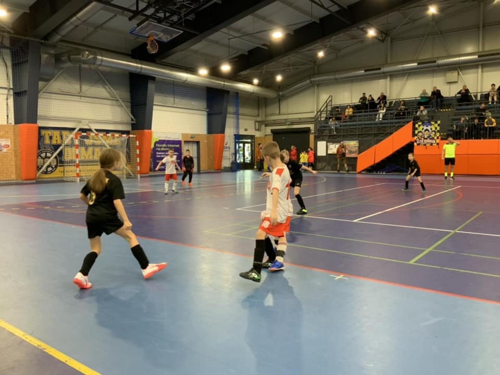 Zdjęcie w galerii na portalu naszraciborz.pl: Piłkarze rocznika 2015 rywalizowali w Bohuminie [FOTO] wiadomości z regionu