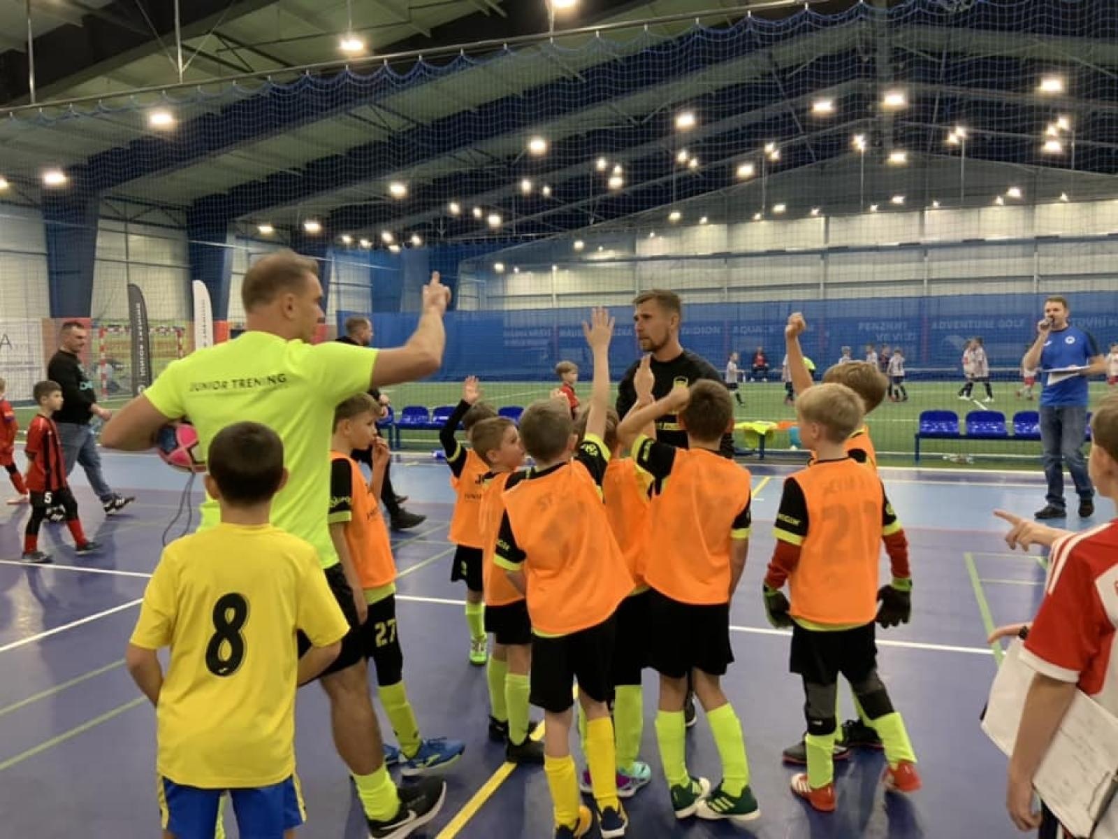 Zdjęcie w galerii na portalu naszraciborz.pl: Piłkarze rocznika 2015 rywalizowali w Bohuminie [FOTO] wiadomości z regionu