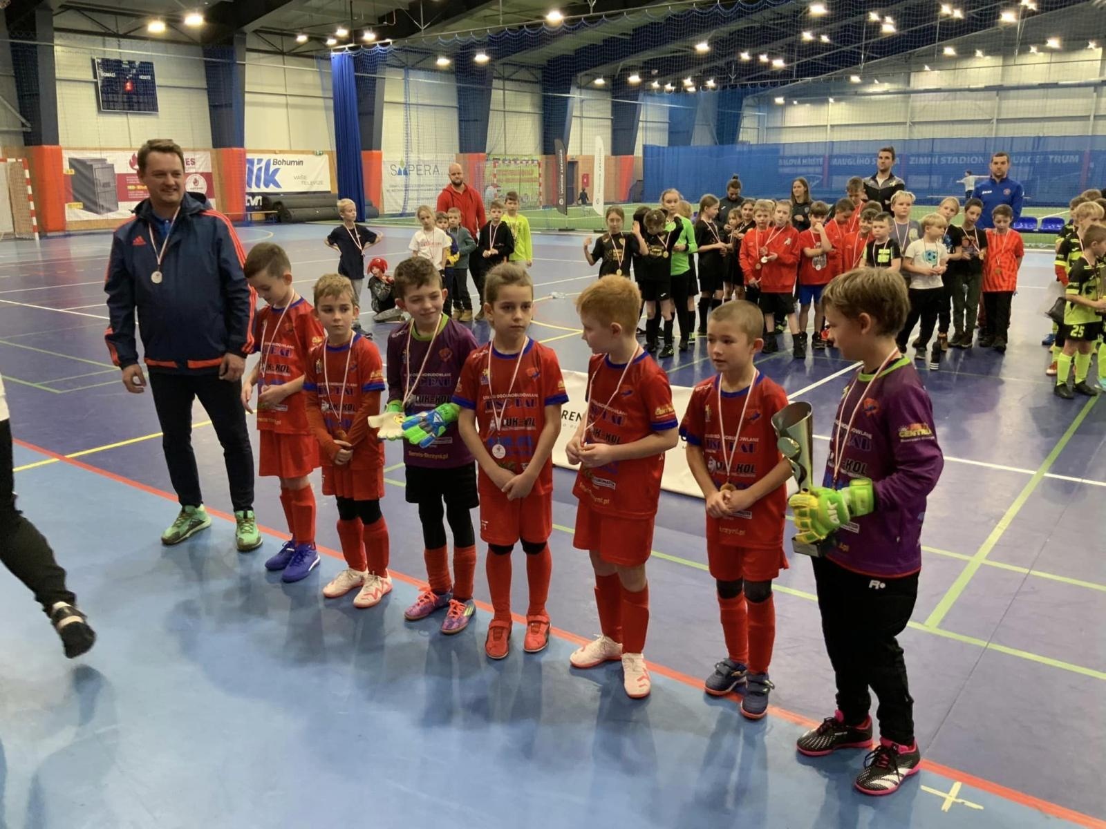 Zdjęcie w galerii na portalu naszraciborz.pl: Piłkarze rocznika 2015 rywalizowali w Bohuminie [FOTO] wiadomości z regionu