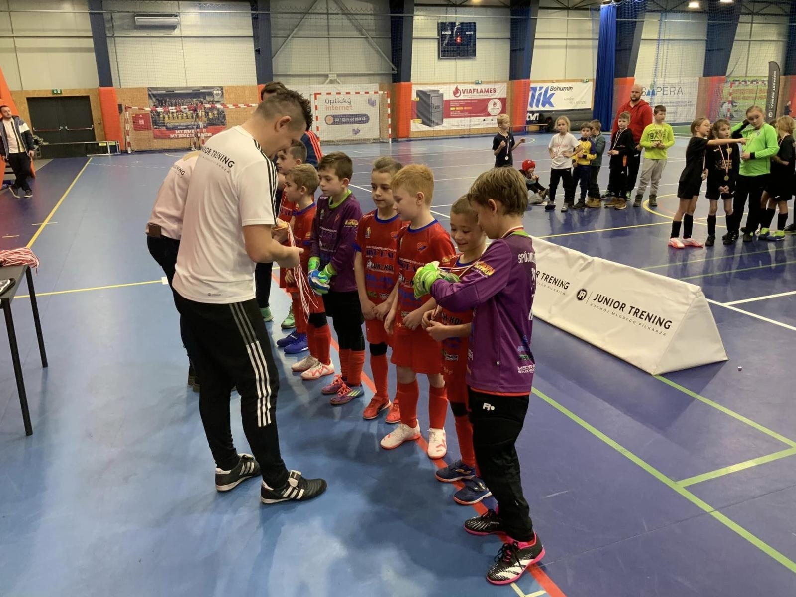 Zdjęcie w galerii na portalu naszraciborz.pl: Piłkarze rocznika 2015 rywalizowali w Bohuminie [FOTO] wiadomości z regionu