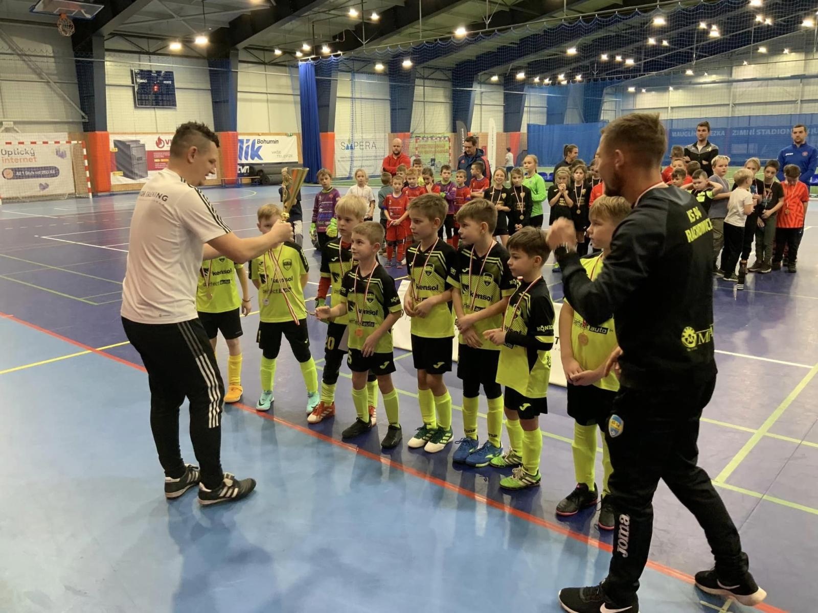 Zdjęcie w galerii na portalu naszraciborz.pl: Piłkarze rocznika 2015 rywalizowali w Bohuminie [FOTO] wiadomości z regionu