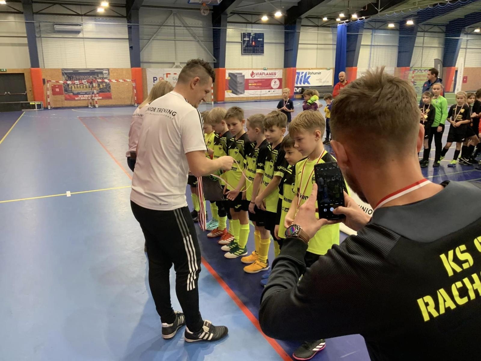 Zdjęcie w galerii na portalu naszraciborz.pl: Piłkarze rocznika 2015 rywalizowali w Bohuminie [FOTO] wiadomości z regionu