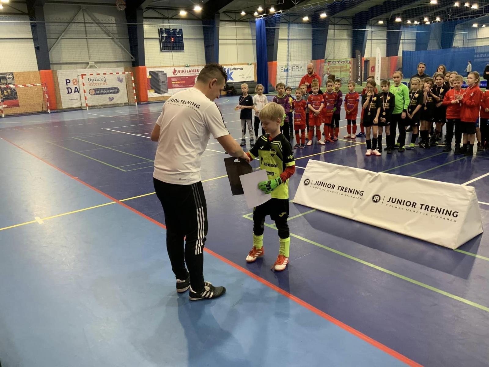 Zdjęcie w galerii na portalu naszraciborz.pl: Piłkarze rocznika 2015 rywalizowali w Bohuminie [FOTO] wiadomości z regionu