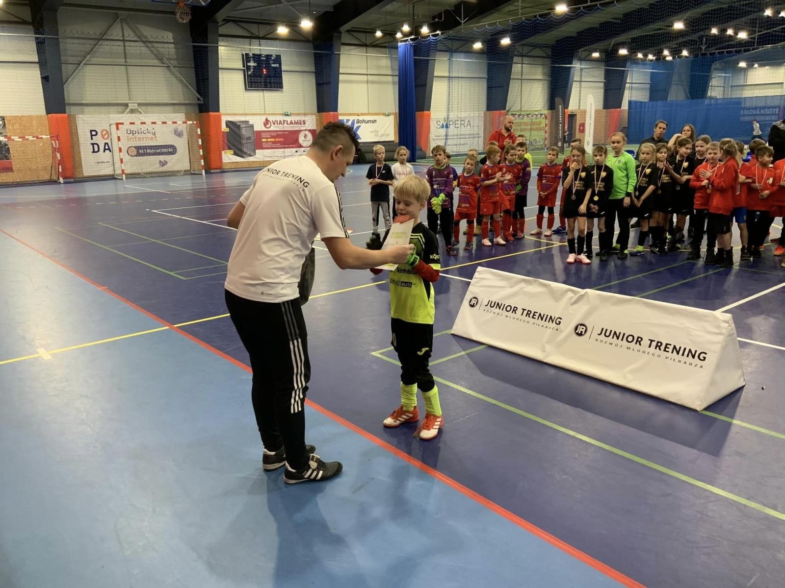 Zdjęcie w galerii na portalu naszraciborz.pl: Piłkarze rocznika 2015 rywalizowali w Bohuminie [FOTO] wiadomości z regionu