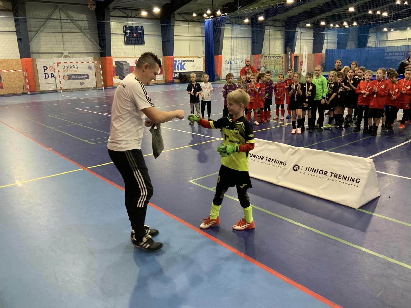 Zdjęcie w galerii na portalu naszraciborz.pl: Piłkarze rocznika 2015 rywalizowali w Bohuminie [FOTO] wiadomości z regionu