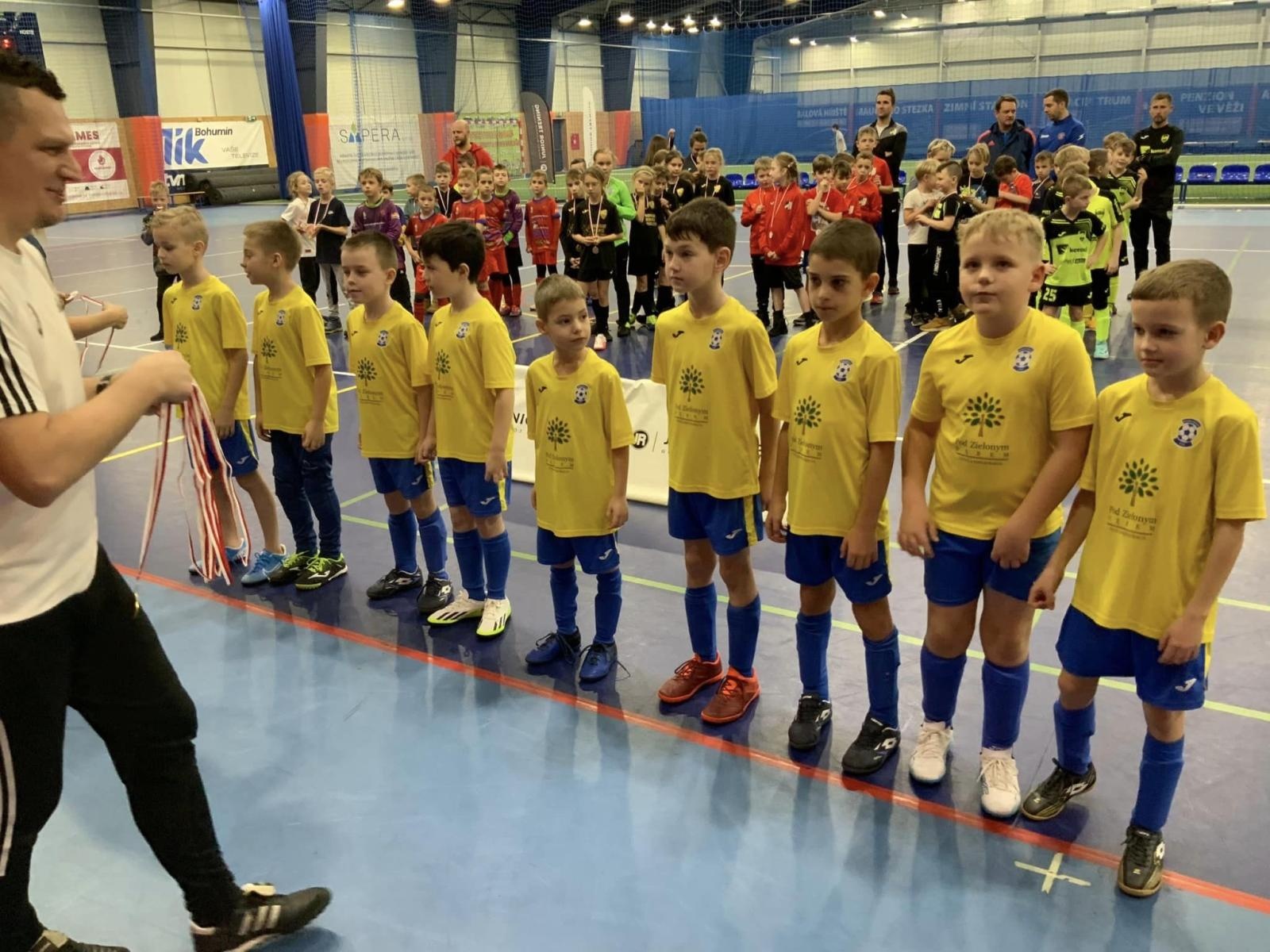 Zdjęcie w galerii na portalu naszraciborz.pl: Piłkarze rocznika 2015 rywalizowali w Bohuminie [FOTO] wiadomości z regionu