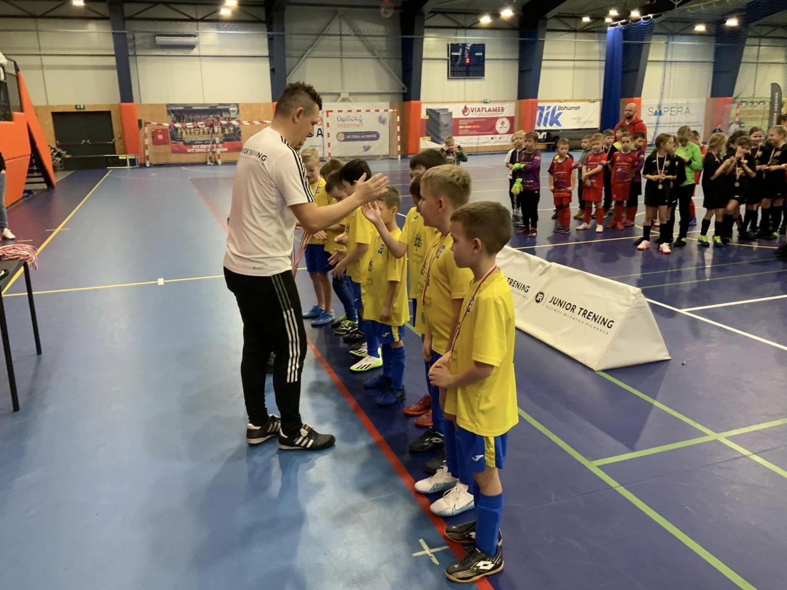 Zdjęcie w galerii na portalu naszraciborz.pl: Piłkarze rocznika 2015 rywalizowali w Bohuminie [FOTO] wiadomości z regionu