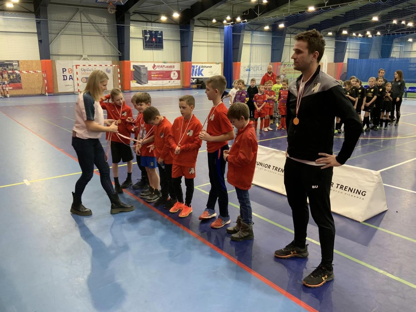 Zdjęcie w galerii na portalu naszraciborz.pl: Piłkarze rocznika 2015 rywalizowali w Bohuminie [FOTO] wiadomości z regionu