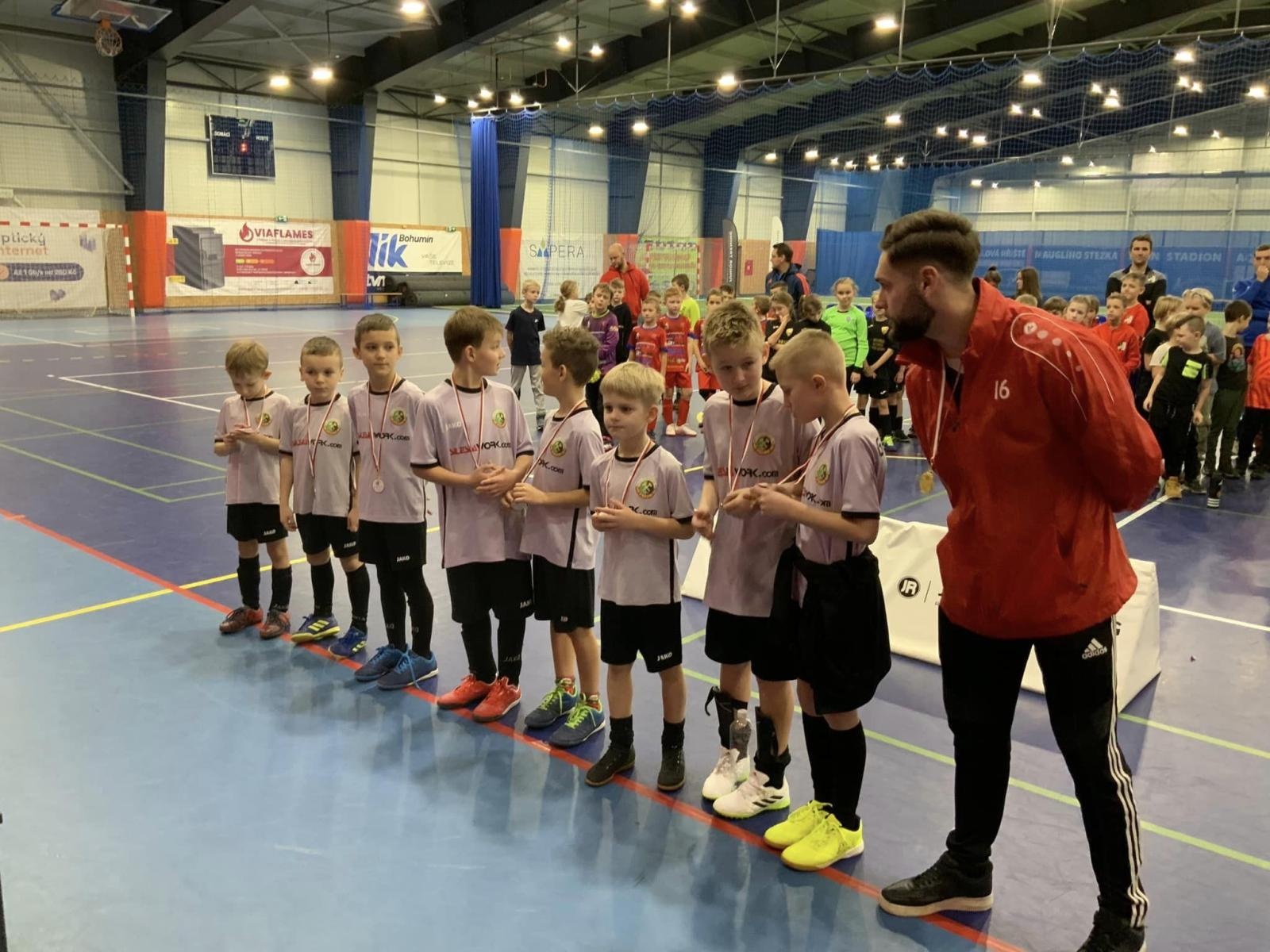 Zdjęcie w galerii na portalu naszraciborz.pl: Piłkarze rocznika 2015 rywalizowali w Bohuminie [FOTO] wiadomości z regionu