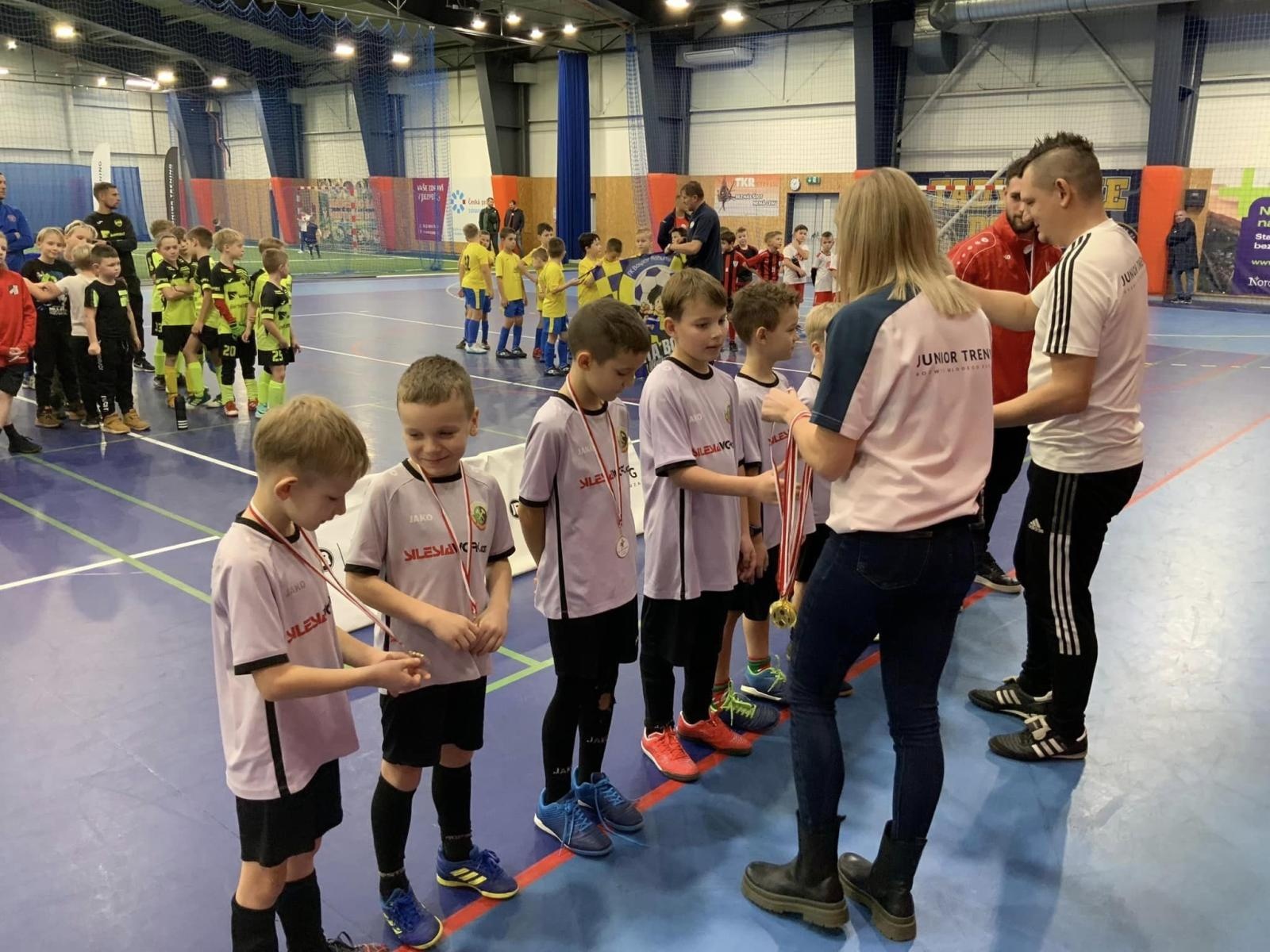 Zdjęcie w galerii na portalu naszraciborz.pl: Piłkarze rocznika 2015 rywalizowali w Bohuminie [FOTO] wiadomości z regionu