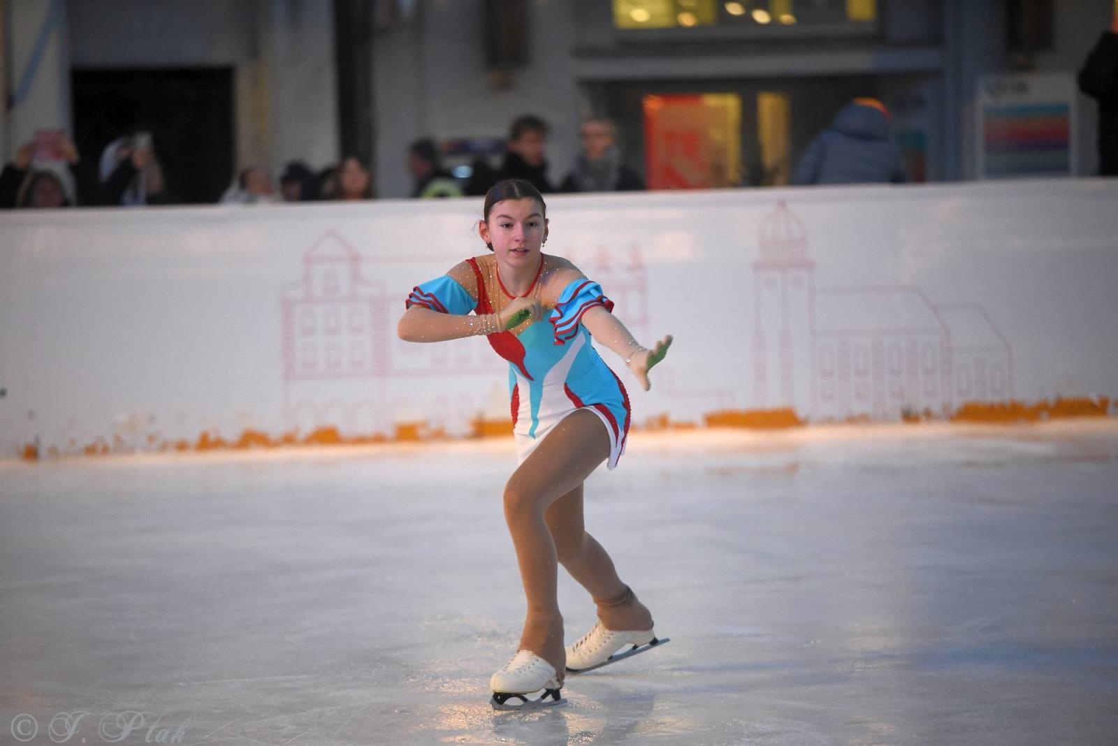 Zdjęcie w galerii na portalu naszraciborz.pl: Ice show na raciborskim Rynku [FOTO i WIDEO] wiadomości z regionu