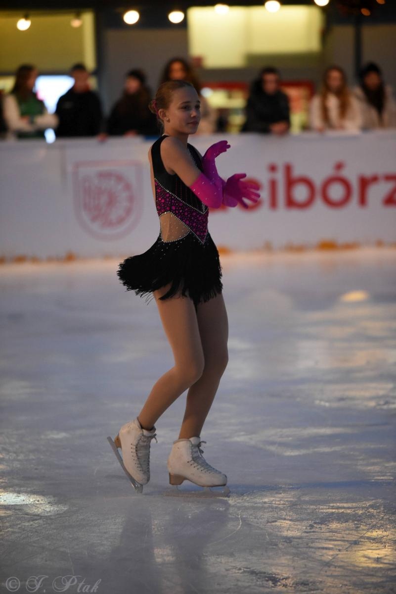 Zdjęcie w galerii na portalu naszraciborz.pl: Ice show na raciborskim Rynku [FOTO i WIDEO] wiadomości z regionu