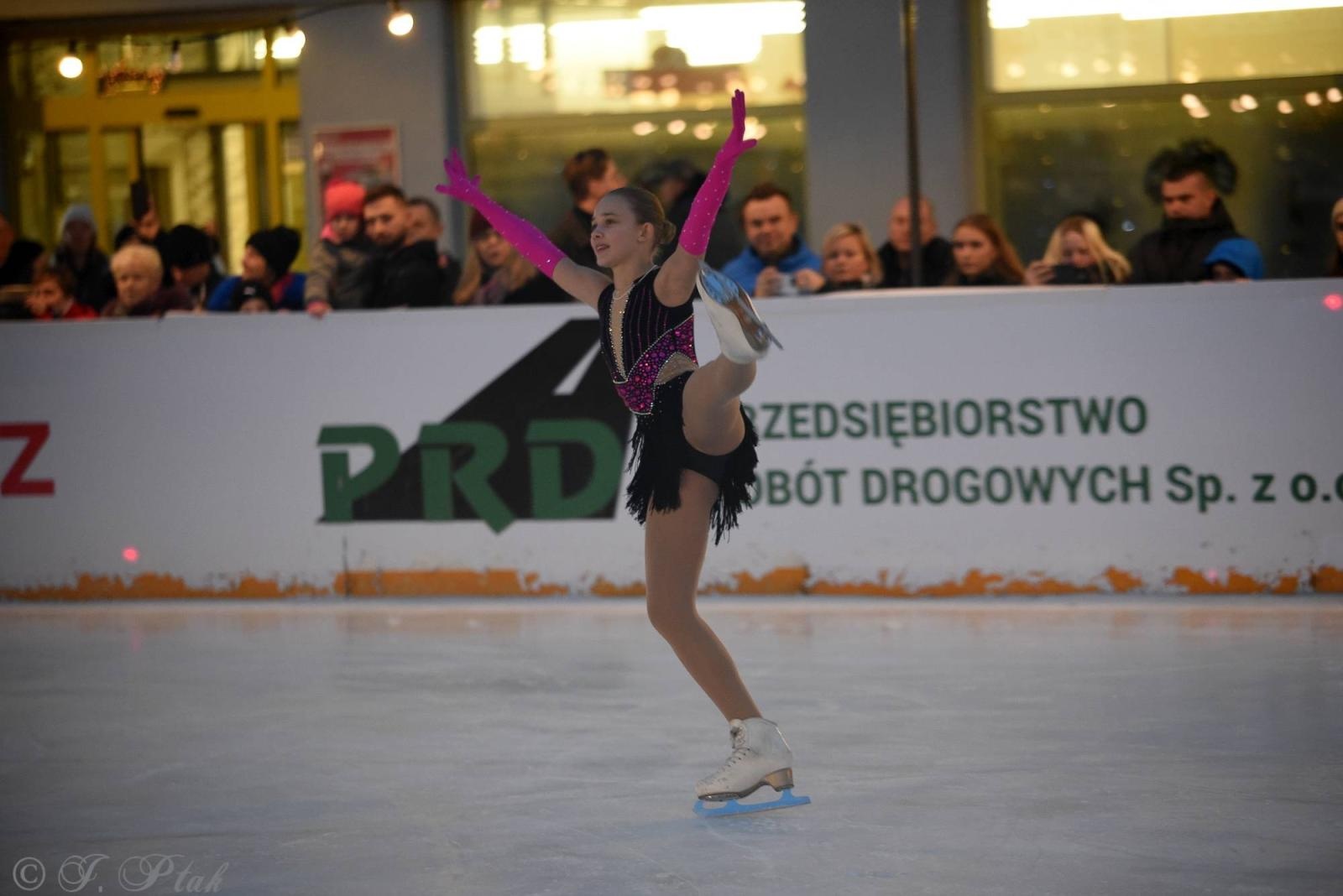 Zdjęcie w galerii na portalu naszraciborz.pl: Ice show na raciborskim Rynku [FOTO i WIDEO] wiadomości z regionu
